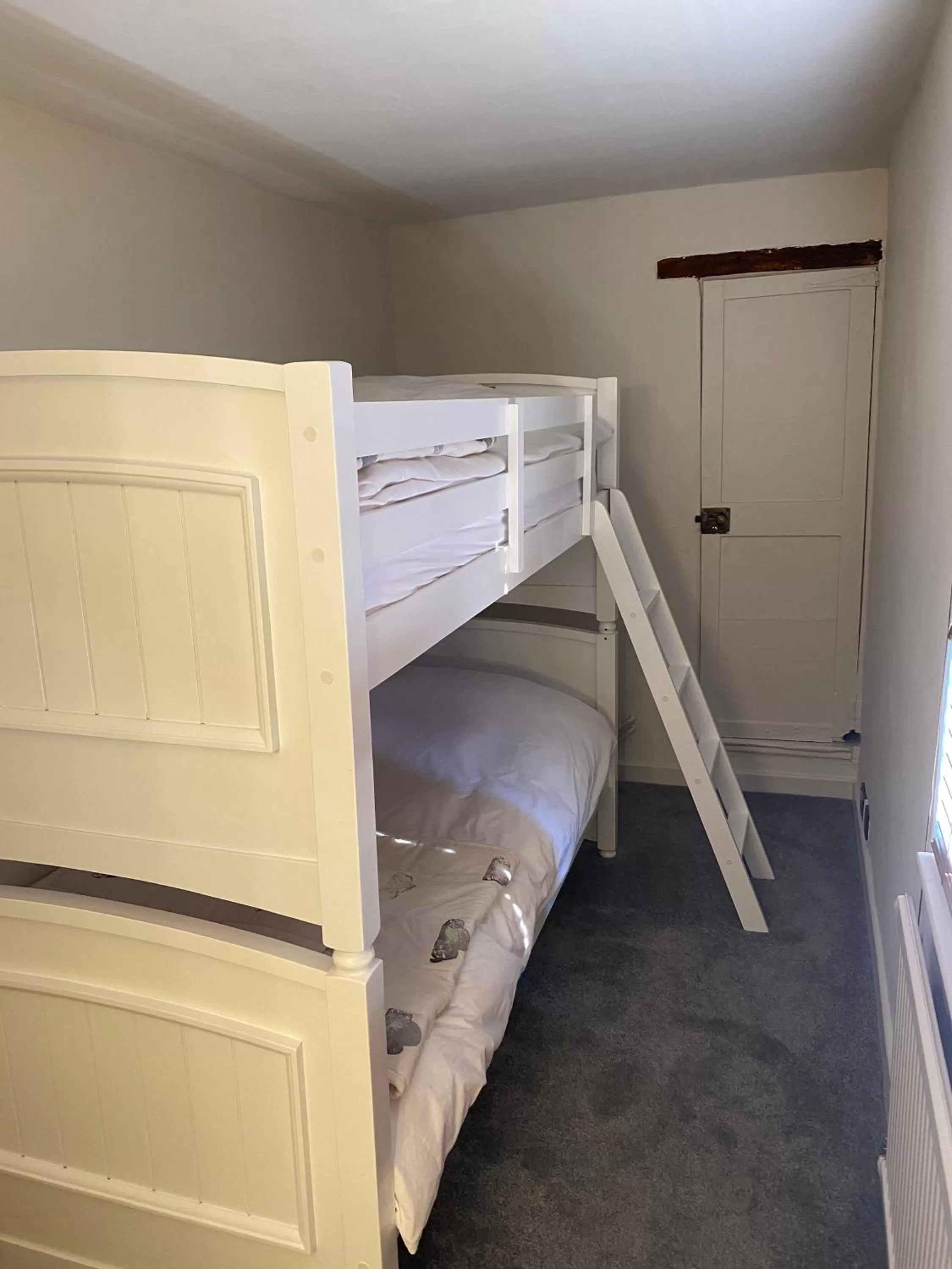 bunk bed, Bed in B&Bat no3