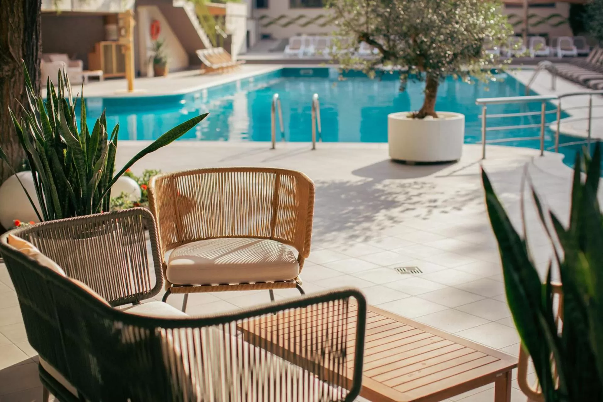 Swimming pool in Best Western Plus Congress Hotel Yerevan