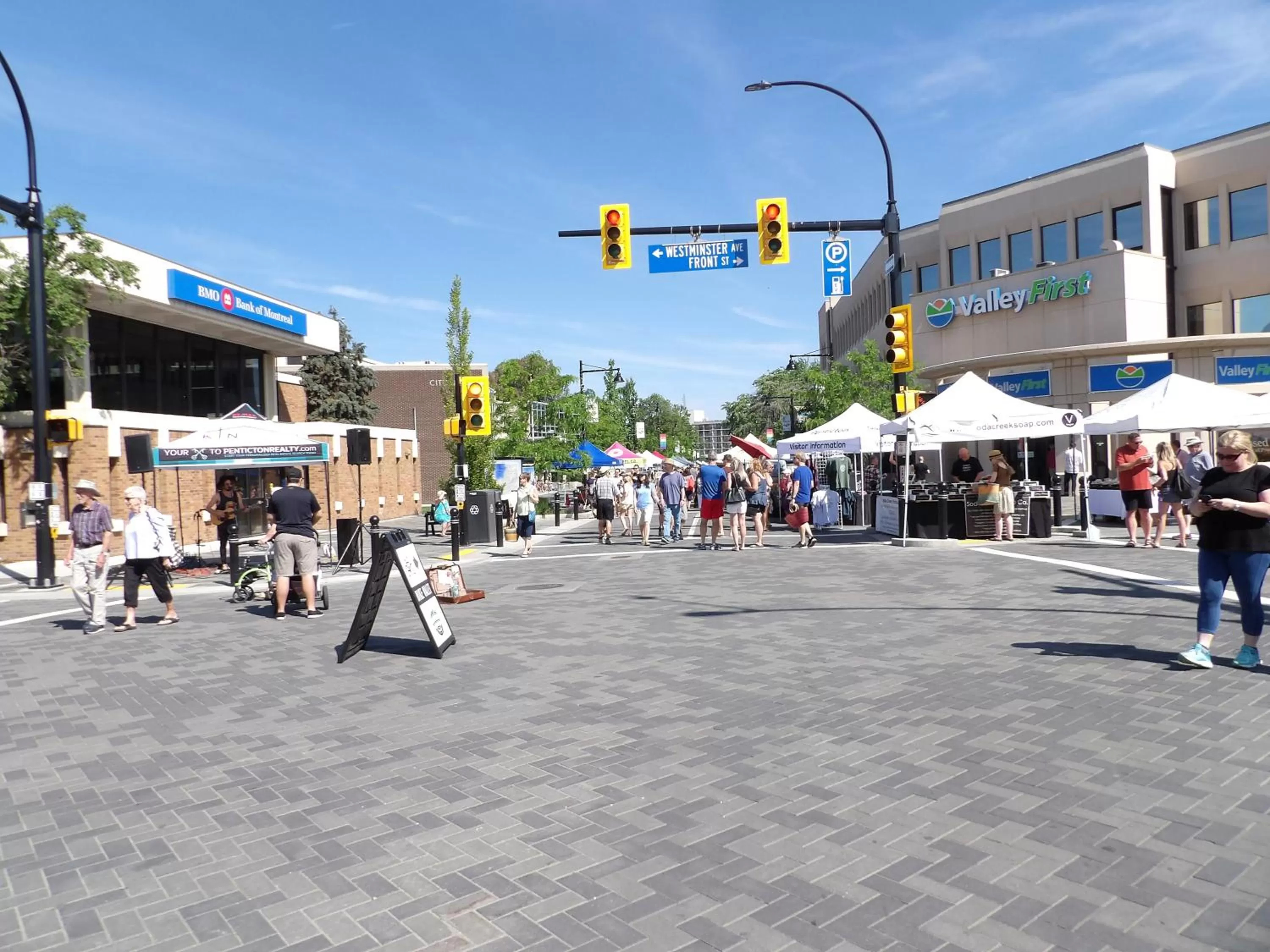 Neighbourhood in Okanagan Lakefront Resort