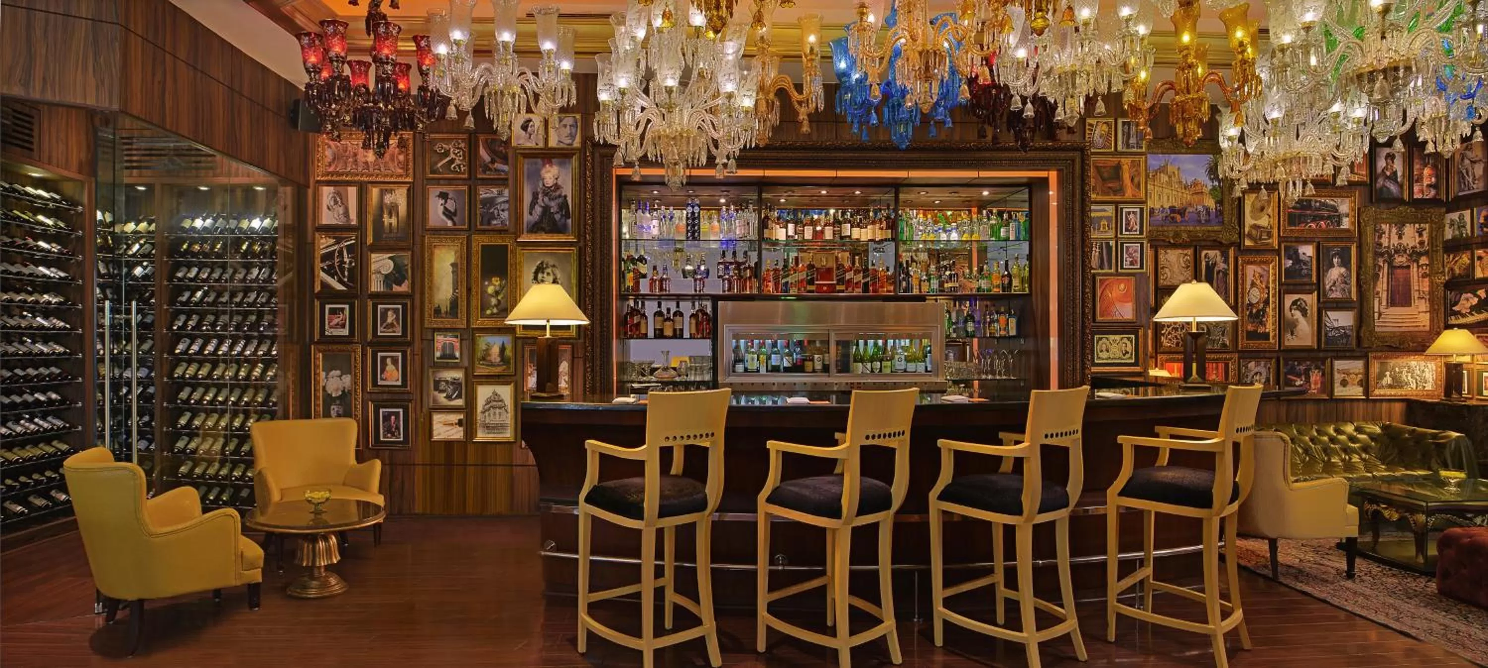 Lounge or bar in Radisson Blu MBD Hotel Noida