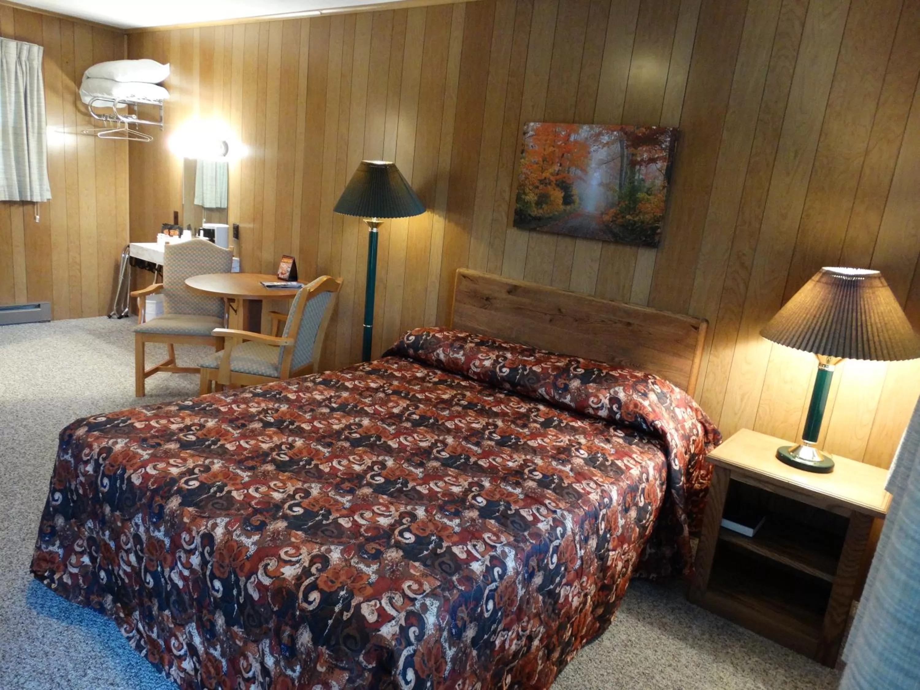 Bed in Buckhorn Resort