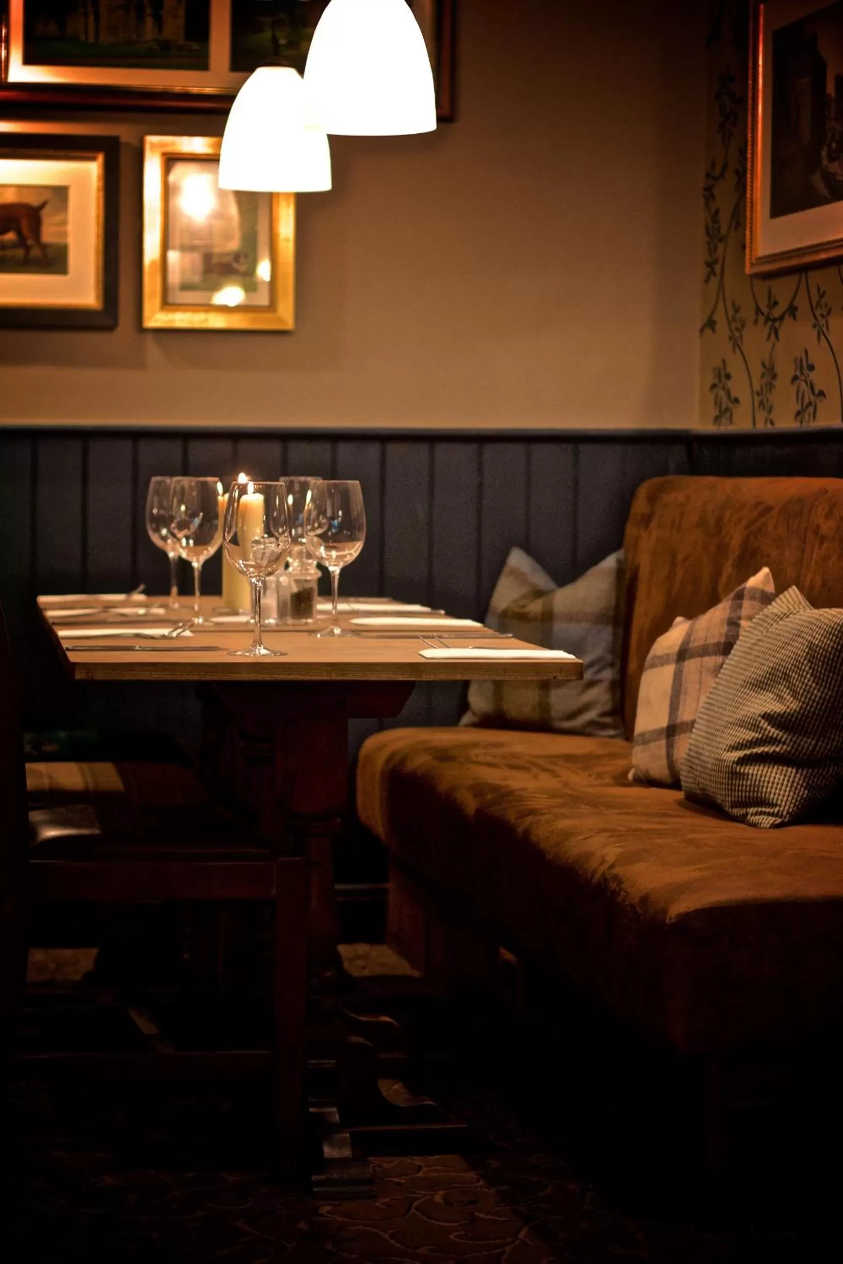 Restaurant/places to eat in Dog House by Chef & Brewer Collection