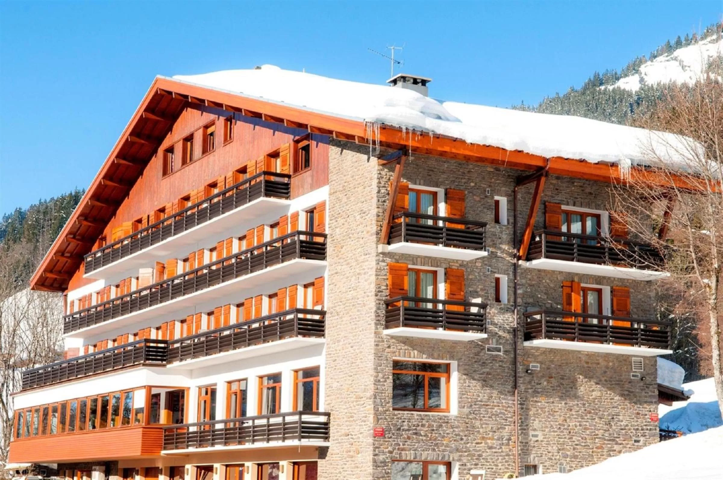 Facade/entrance, Property Building in Hôtel Vacances Bleues Les Chalets du Prariand