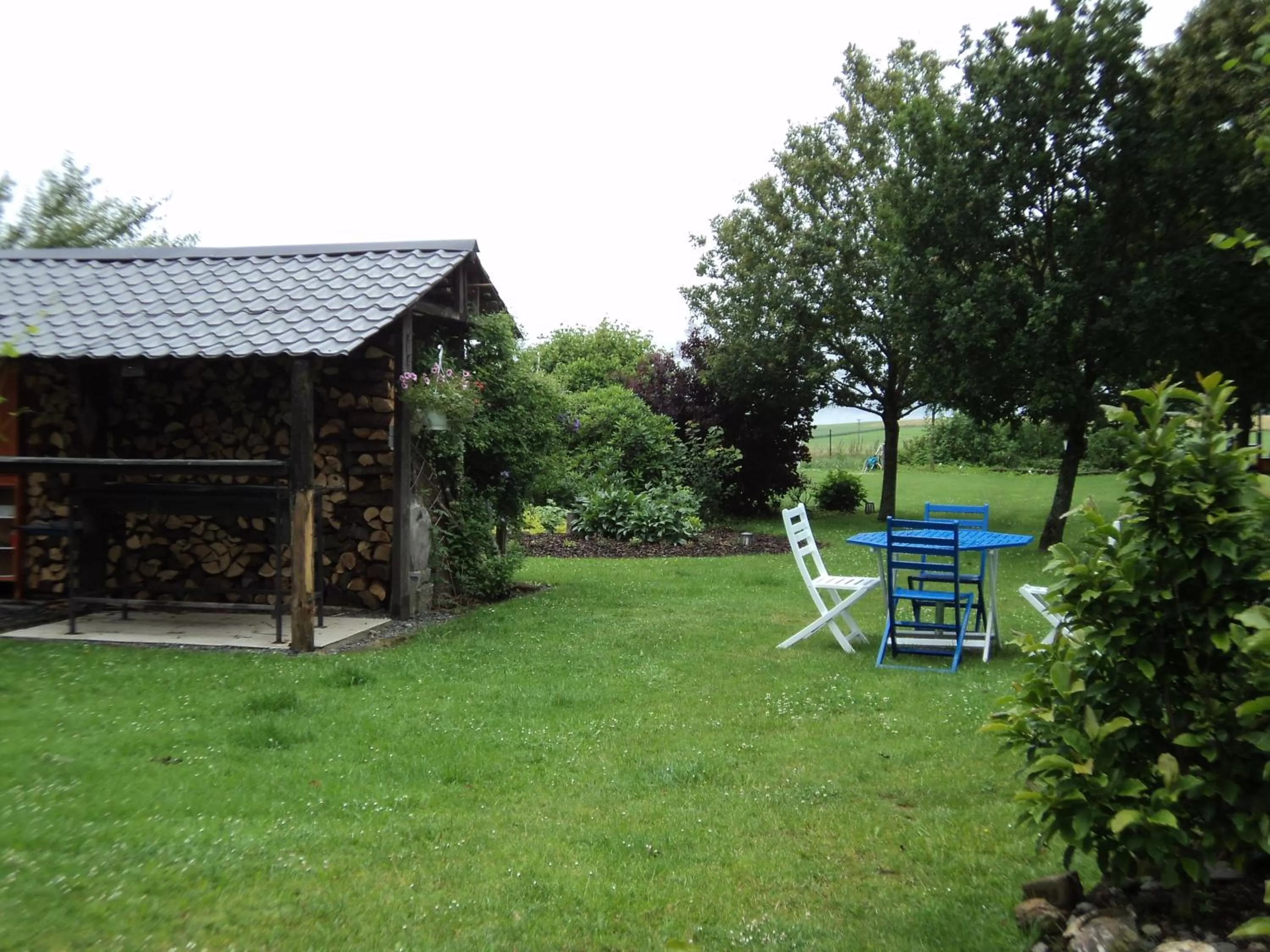 BBQ facilities, Property Building in B&B La Niouche