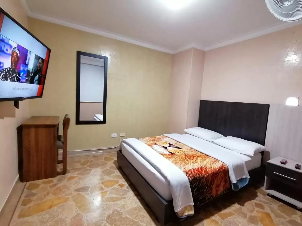 Bed in HOTEL GOLDEN SUITE