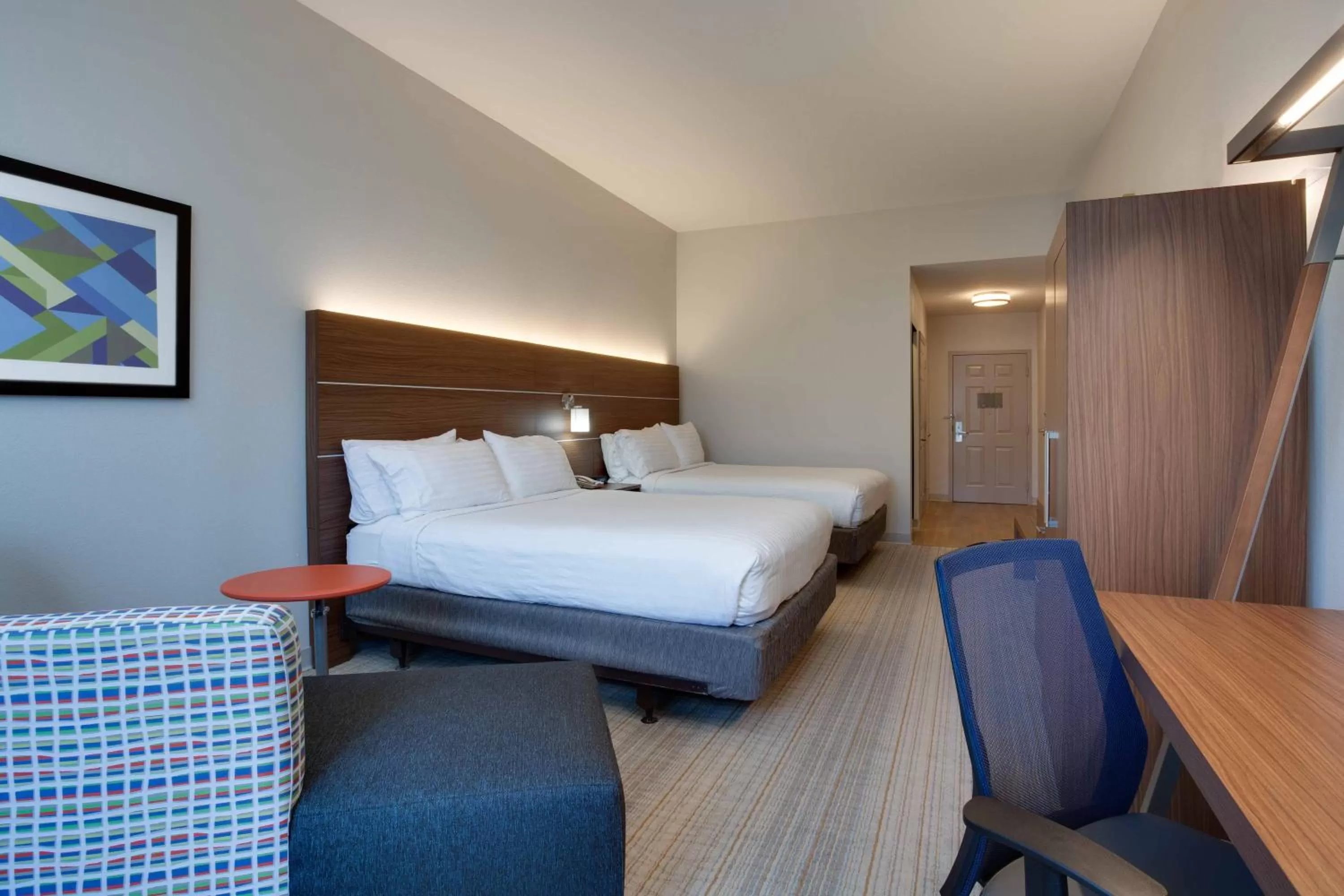 Photo of the whole room, Bed in Holiday Inn Express & Suites Orlando International Airport by IHG