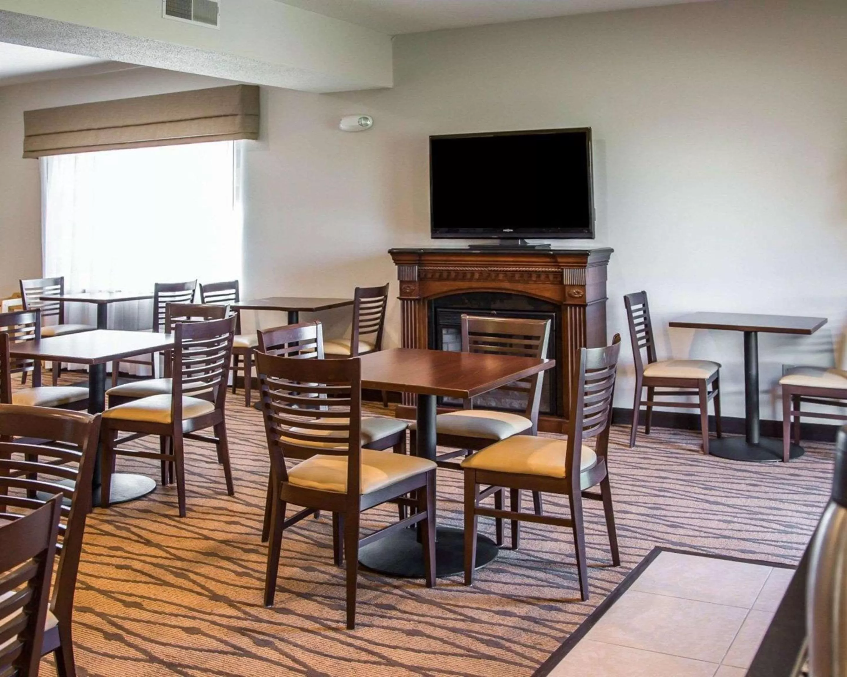 Restaurant/places to eat in Sleep Inn & Suites Davenport - Quad Cities