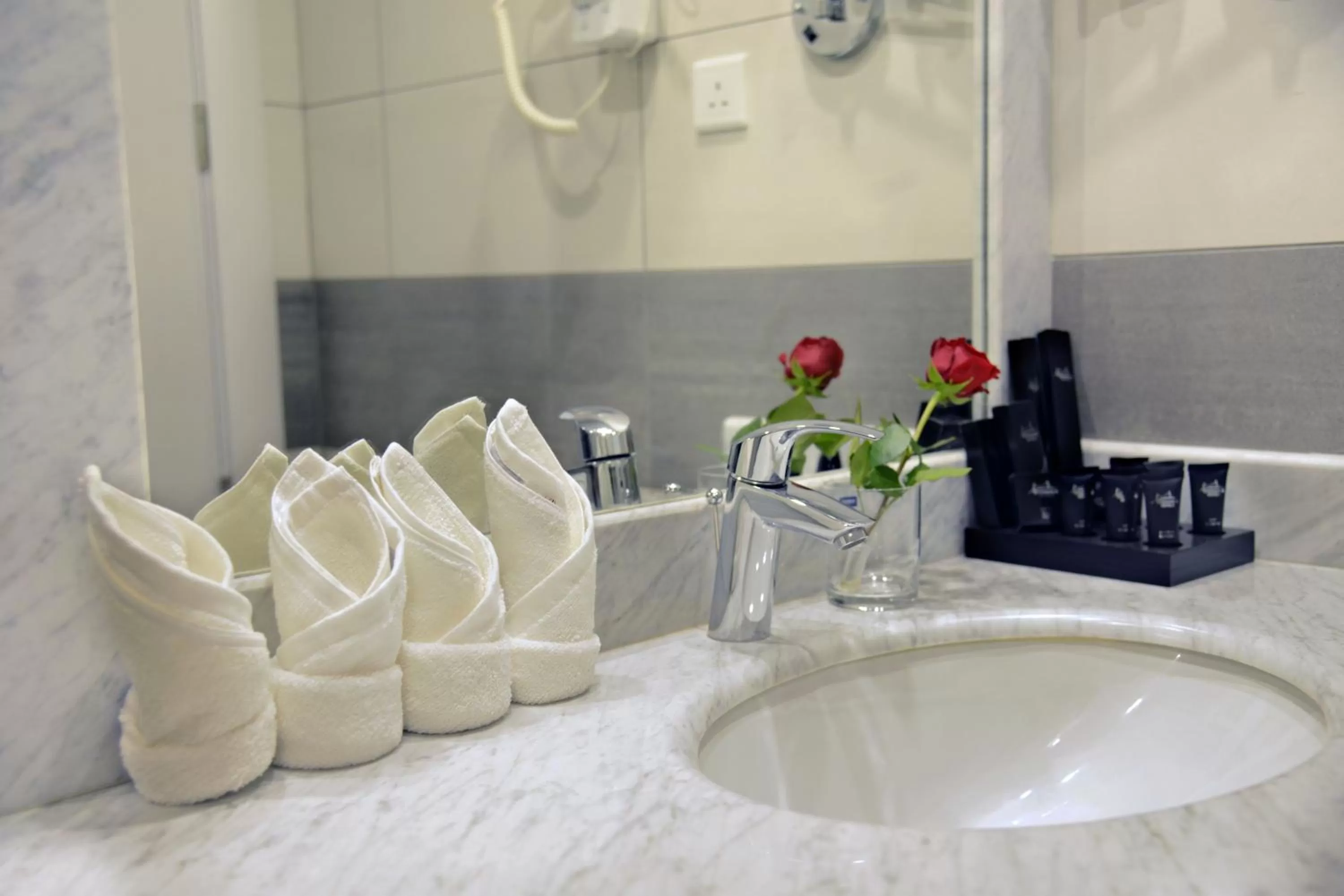 Bathroom, Coffee/Tea Facilities in Le Bosphorus Al Madinah