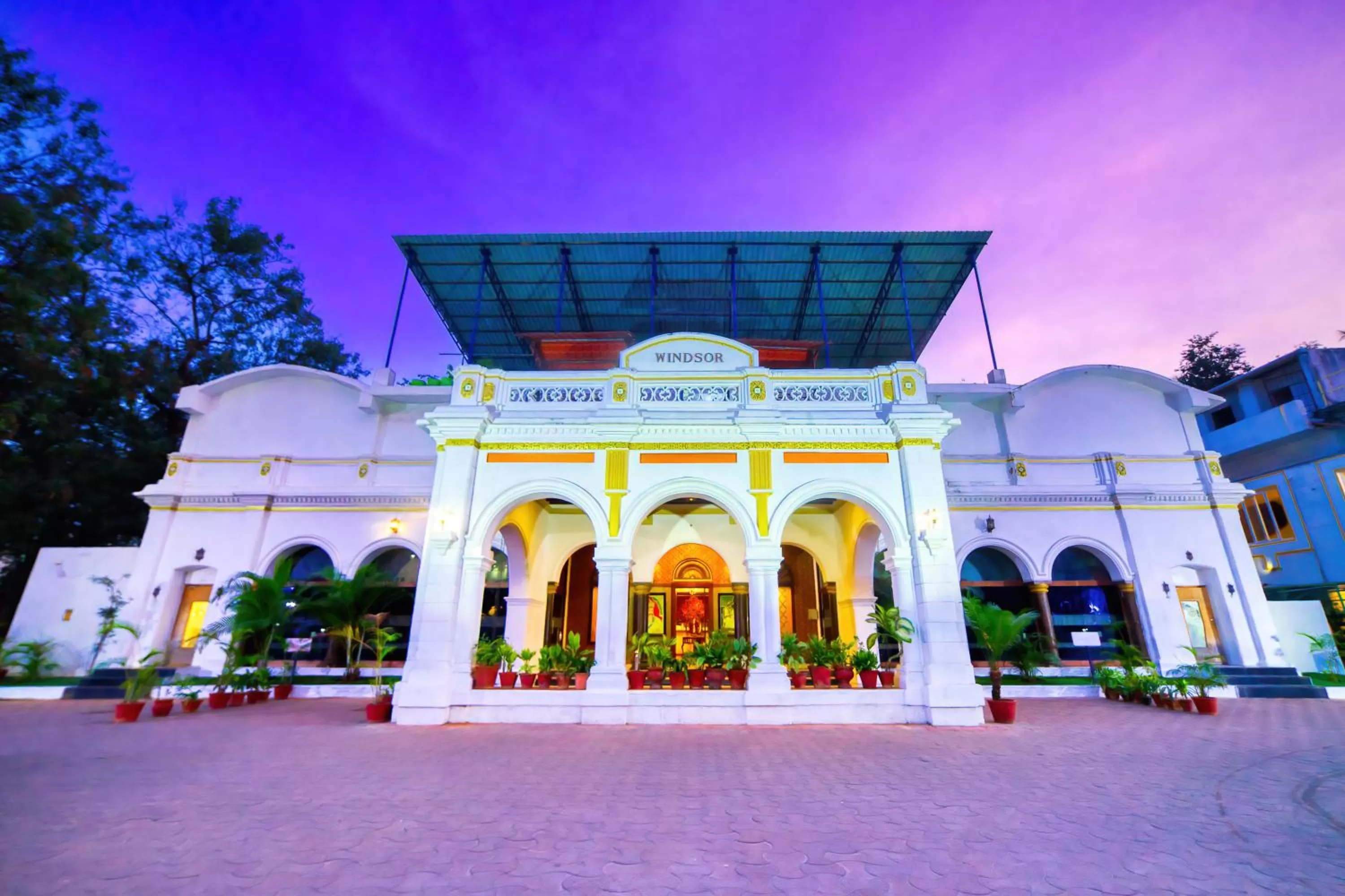 Facade/entrance in HOTEL WINDSOR CASTLE
