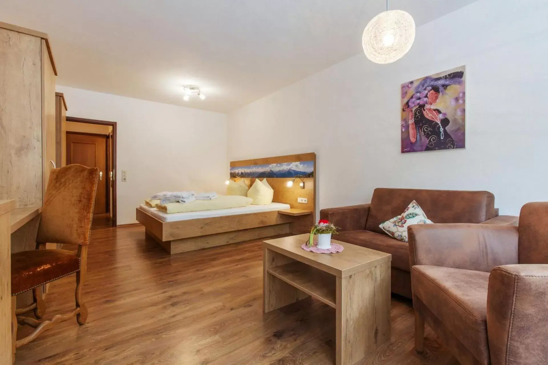 Double Room with Balcony in Appartementhaus Dachsteinblick Double Room with Balcony in Appartementhaus Dachsteinblick