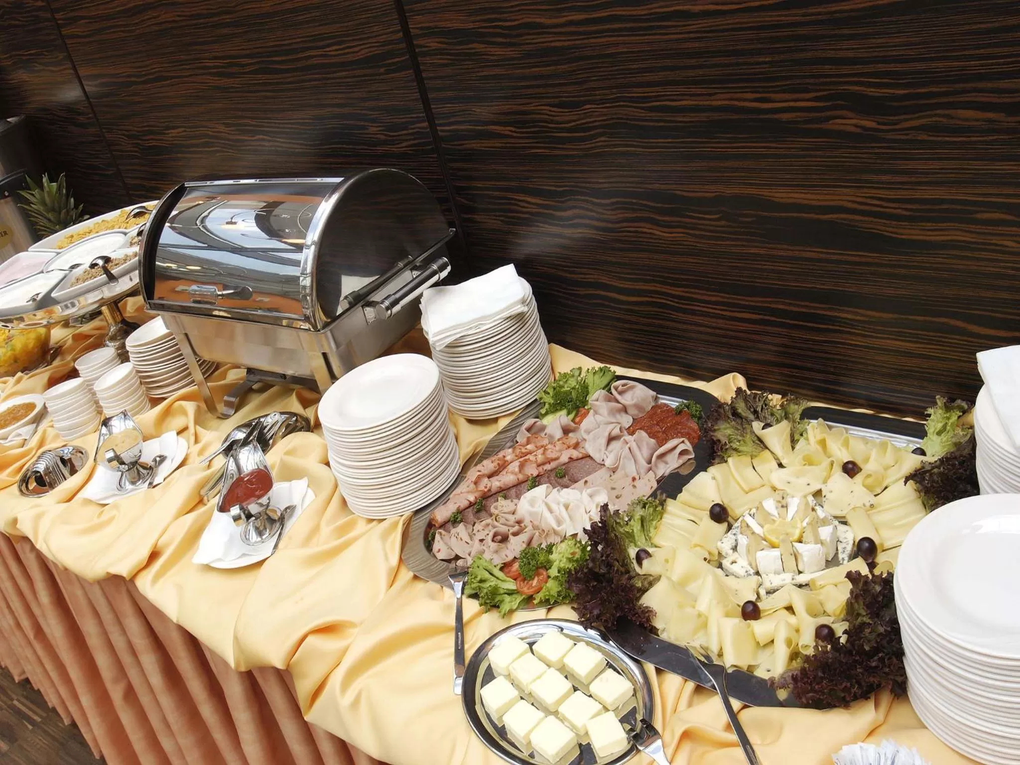 Food and drinks in EA Hotel Crystal Palace