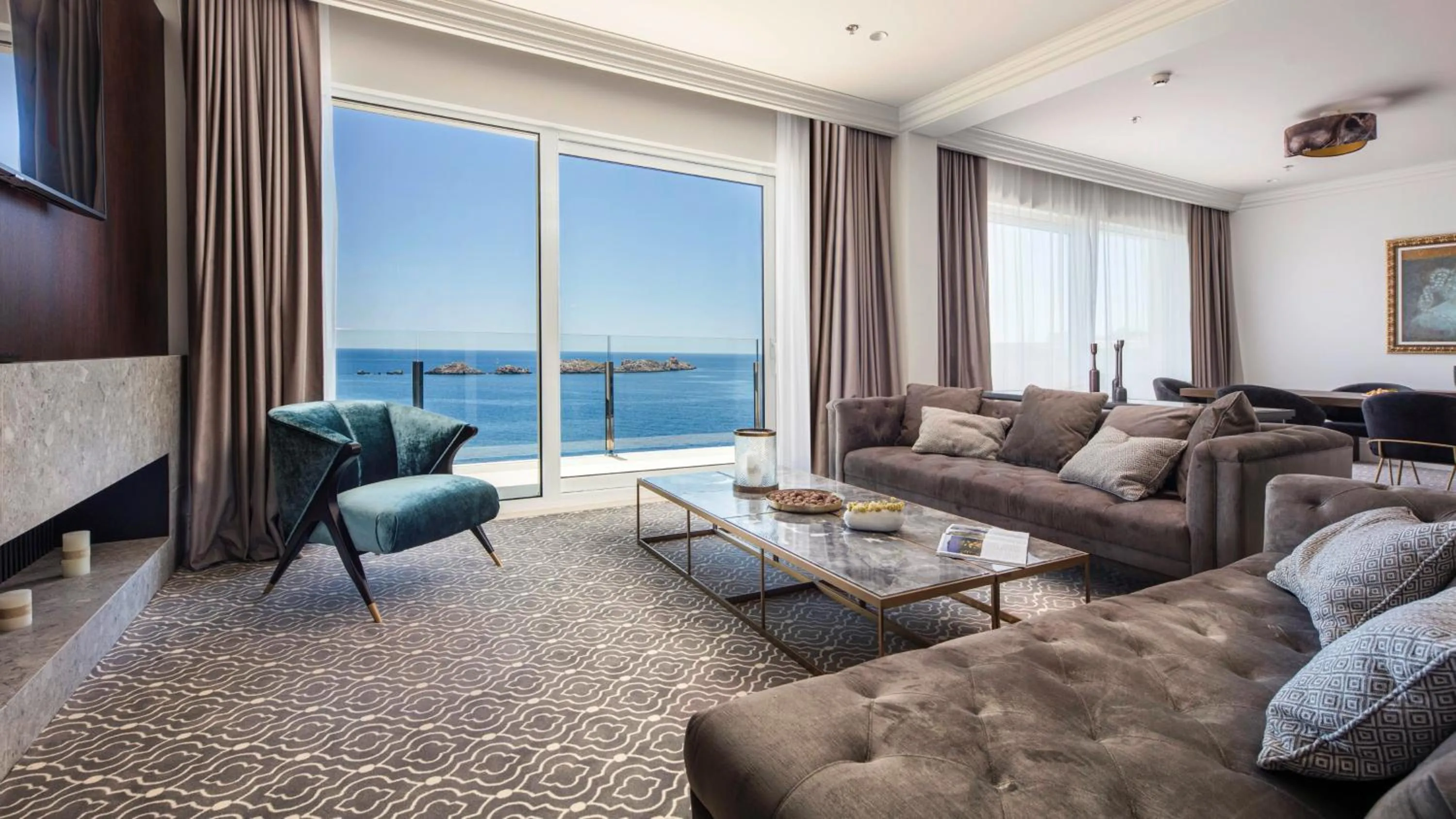 Living room in Royal Palm Hotel