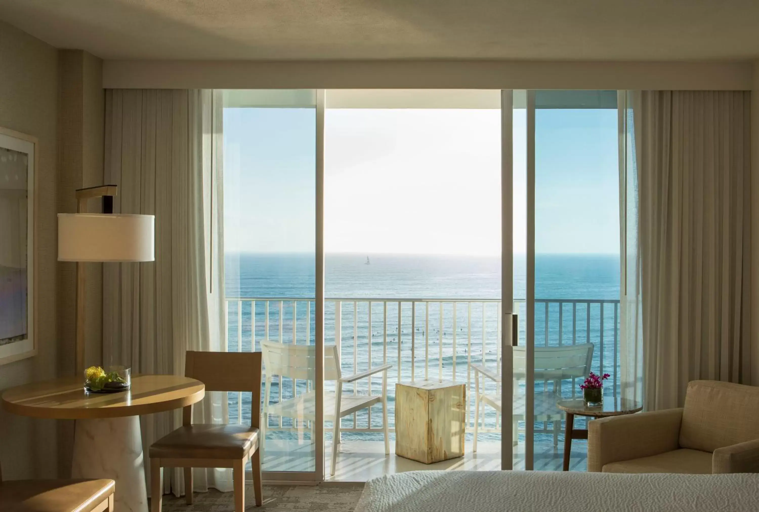 King Room with Premier Ocean Front View in 'Alohilani Resort Waikiki Beach King Room with Premier Ocean Front View in 'Alohilani Resort Waikiki Beach