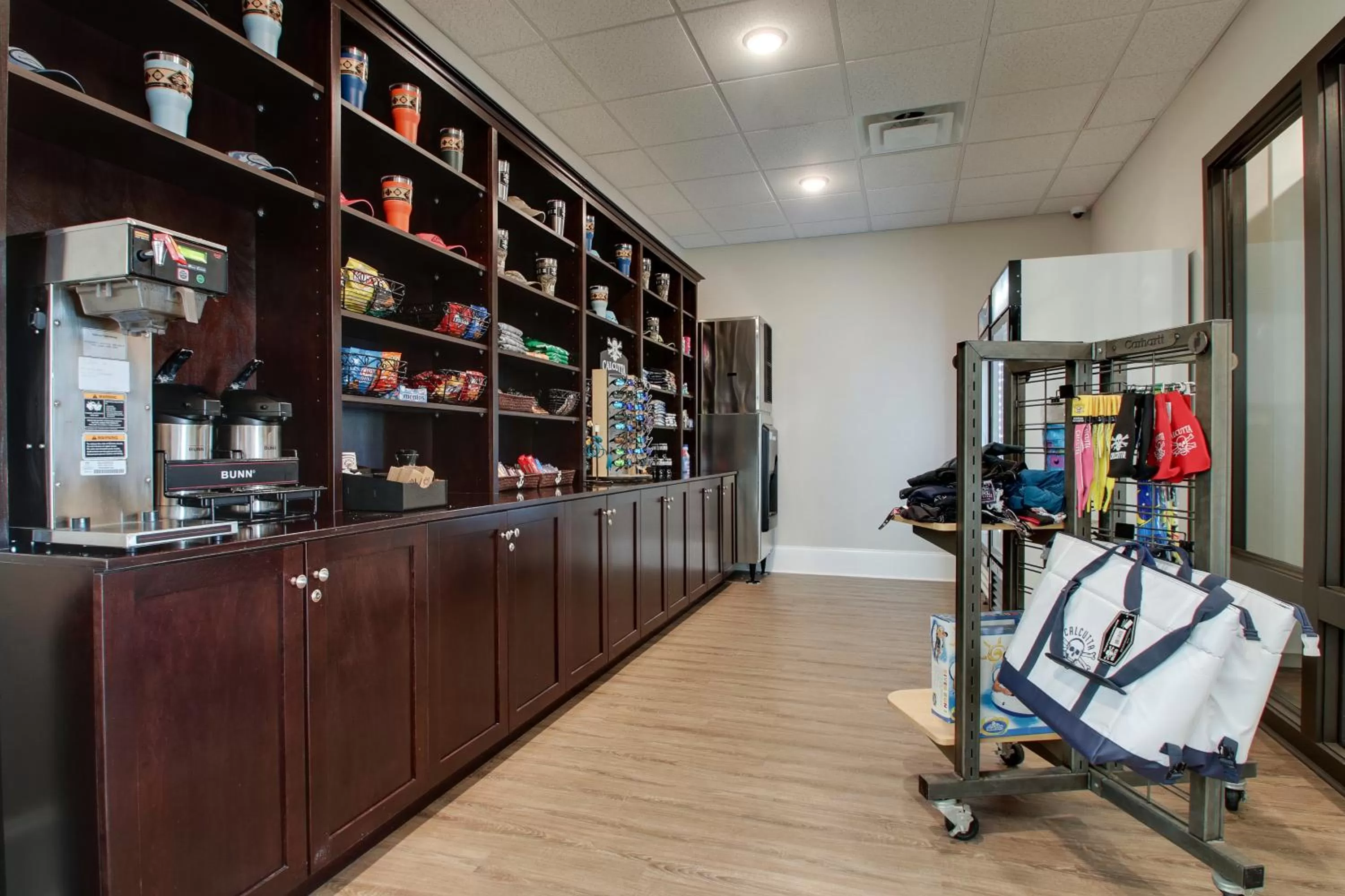 Food and drinks in Islander Hotel & Resort