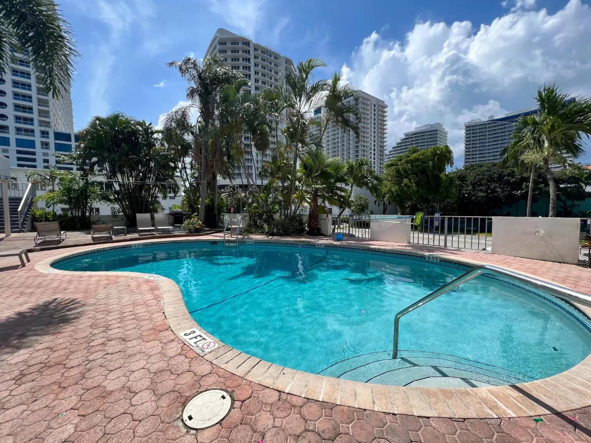 Swimming pool in North Beach Hotel