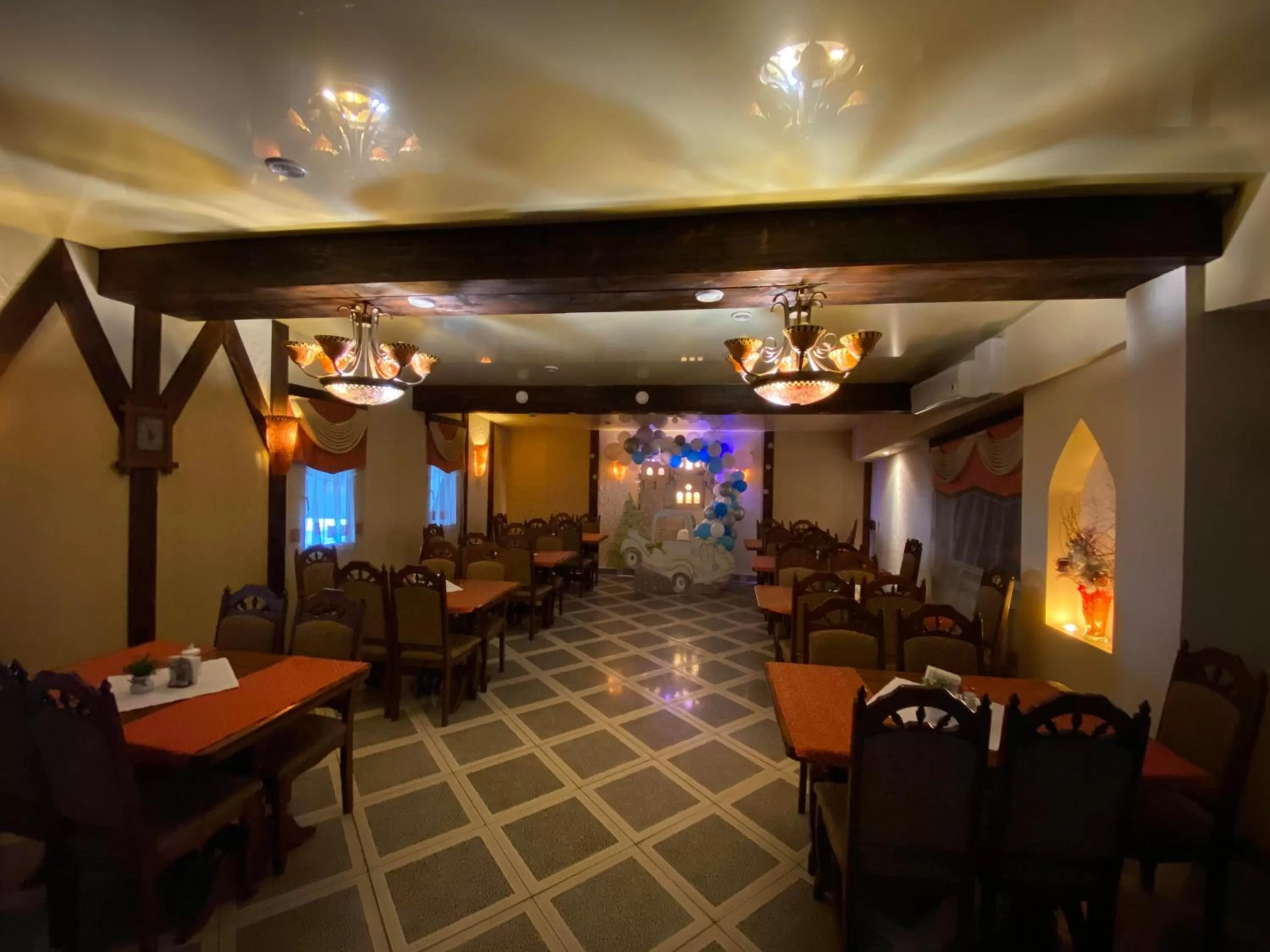 Restaurant/Places to Eat in Autopark Hotel