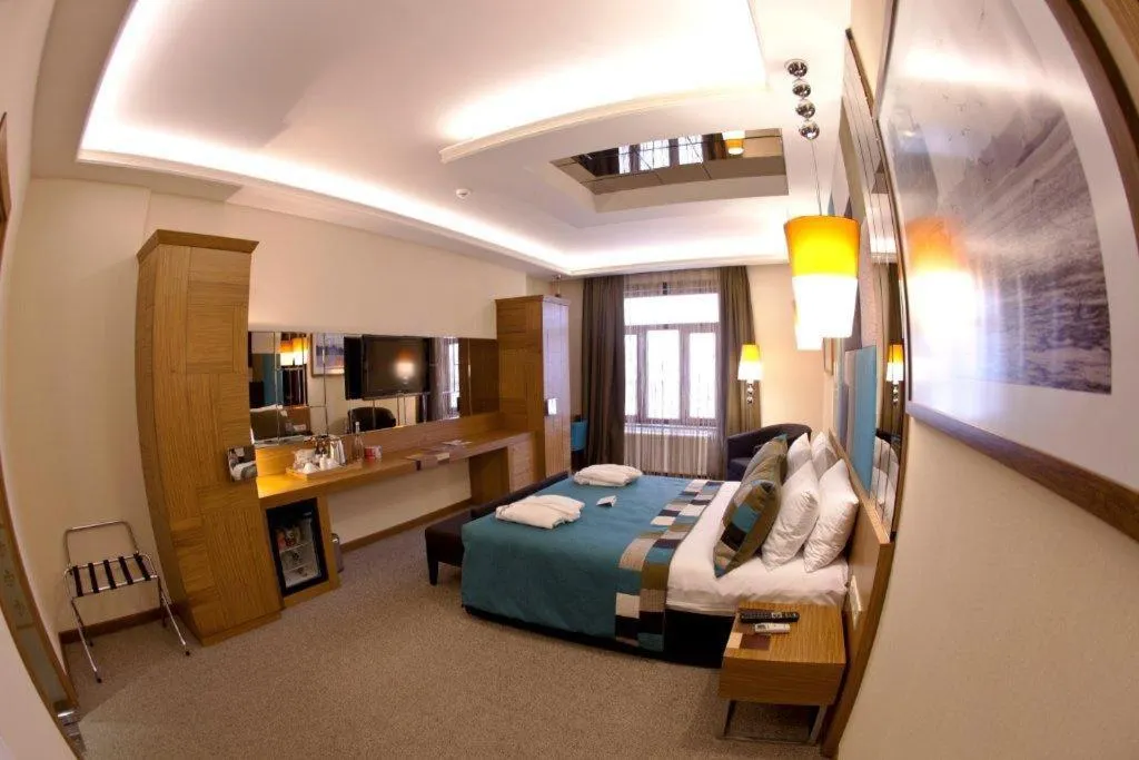 Photo of the whole room, Bed in Collage Pera Hotel