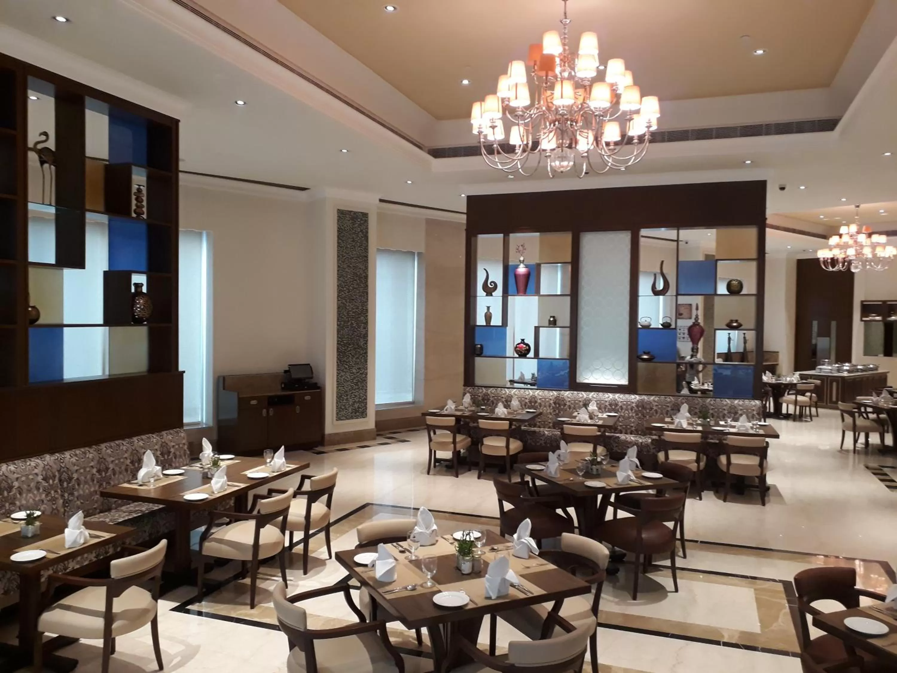 Restaurant/places to eat in Ramada Plaza Chennai