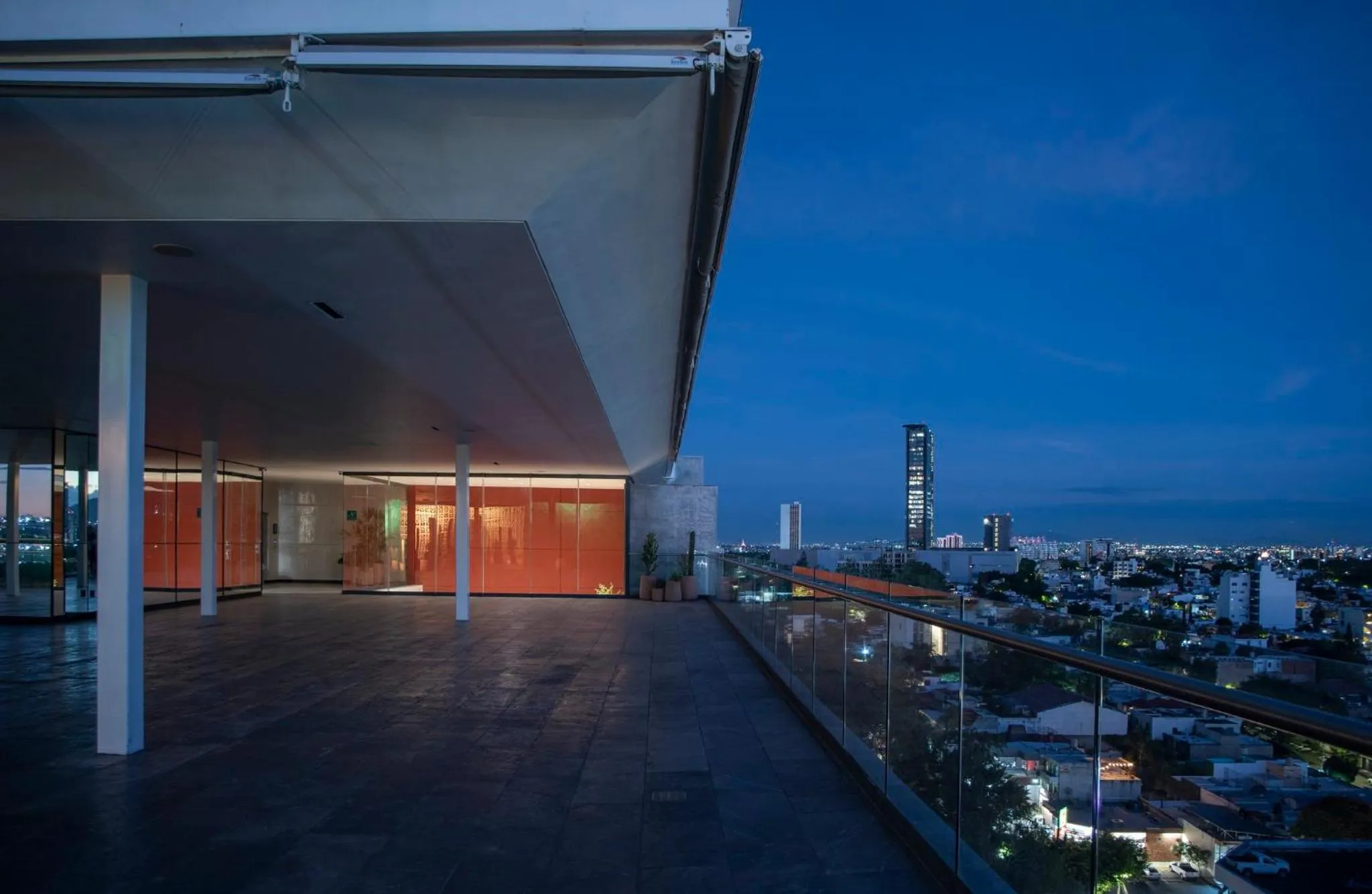 Meeting/conference room in voco Guadalajara Neruda by IHG