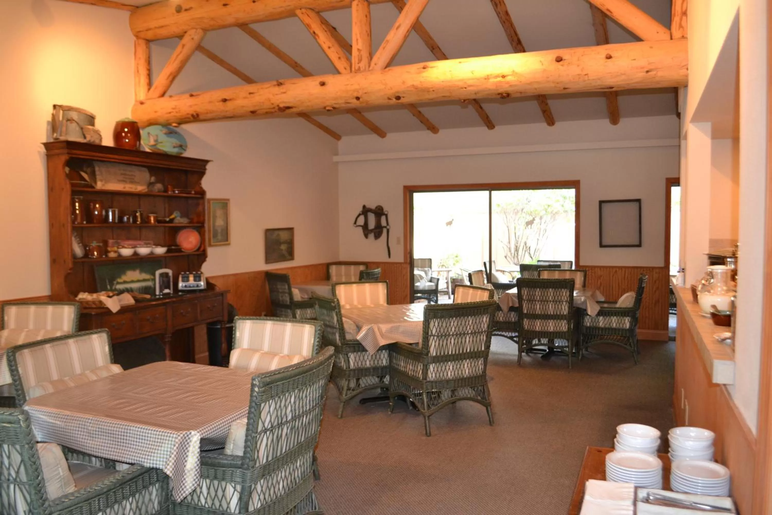 Restaurant/places to eat in The Lodge at Riverside