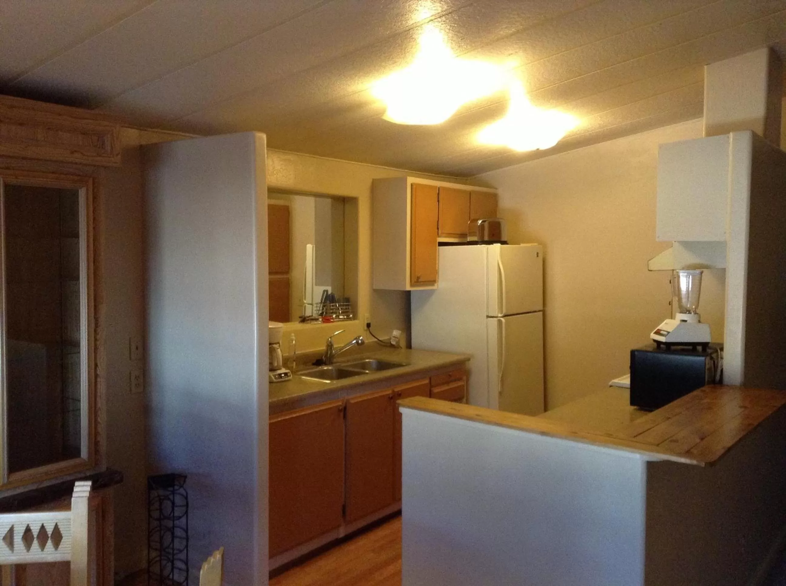 Kitchen or kitchenette in Rainbows End Fishing Resort