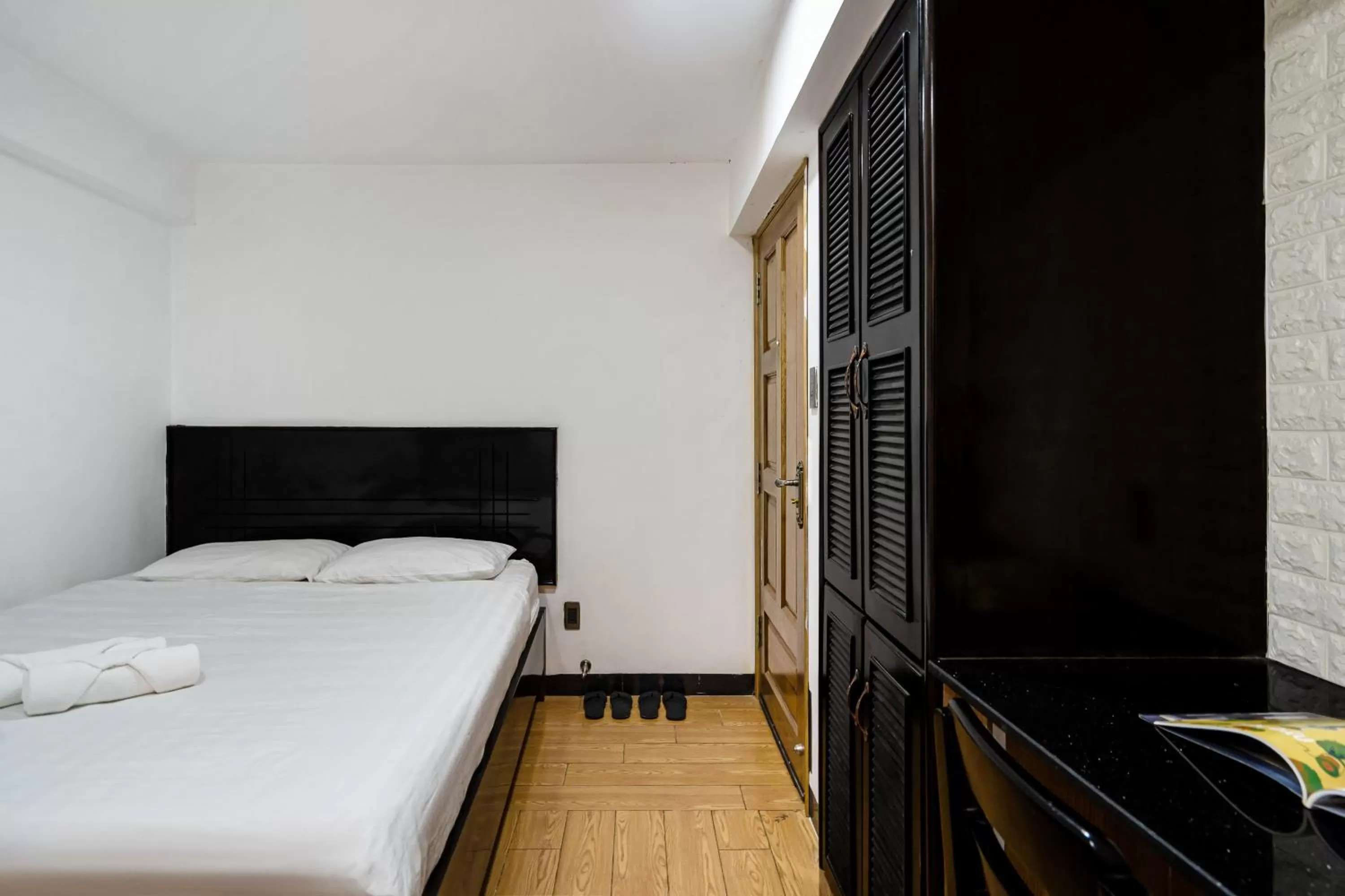 Bed in Lotus Laverne Hotel