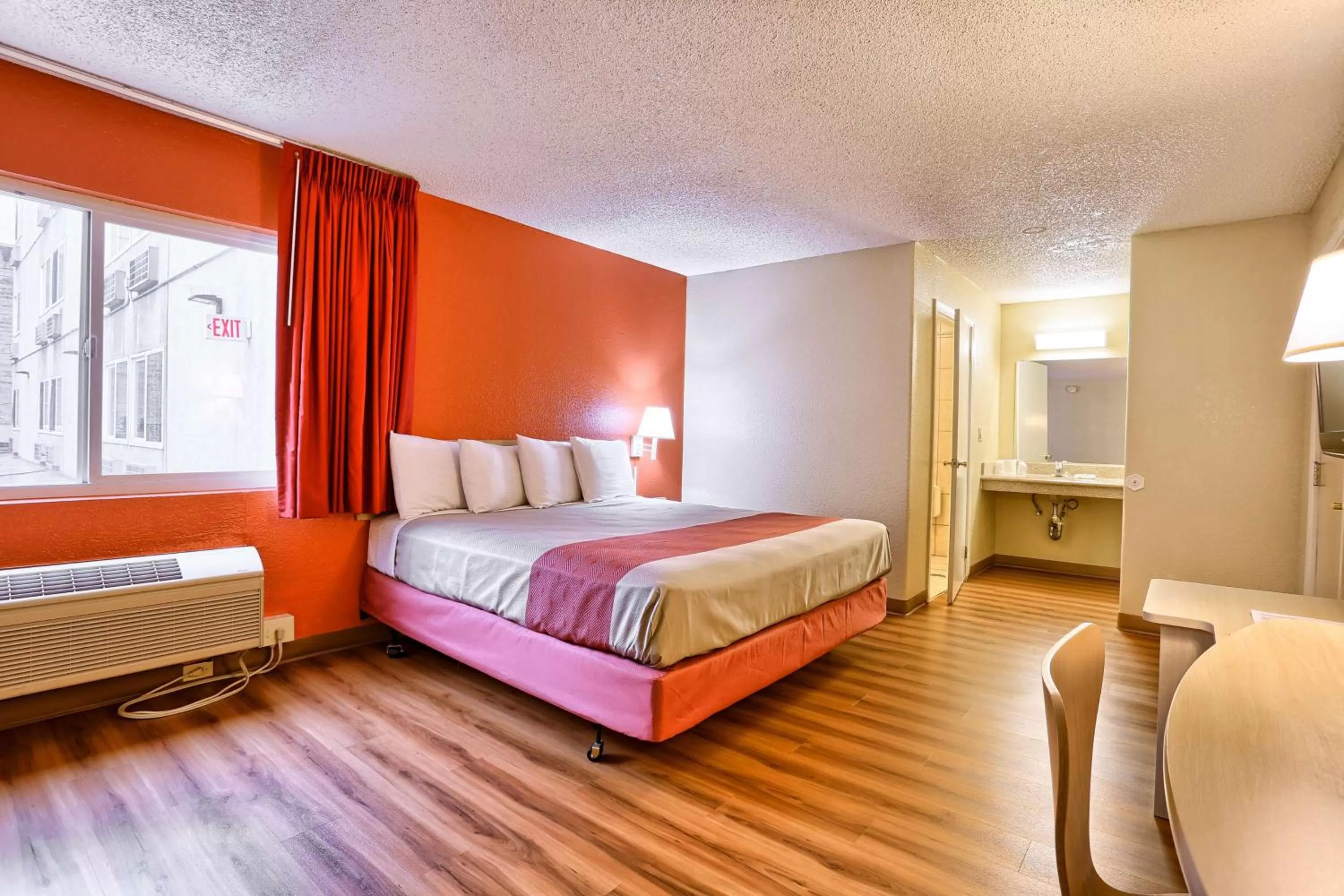 Bedroom, Bed in Cathedral Hill Hotel