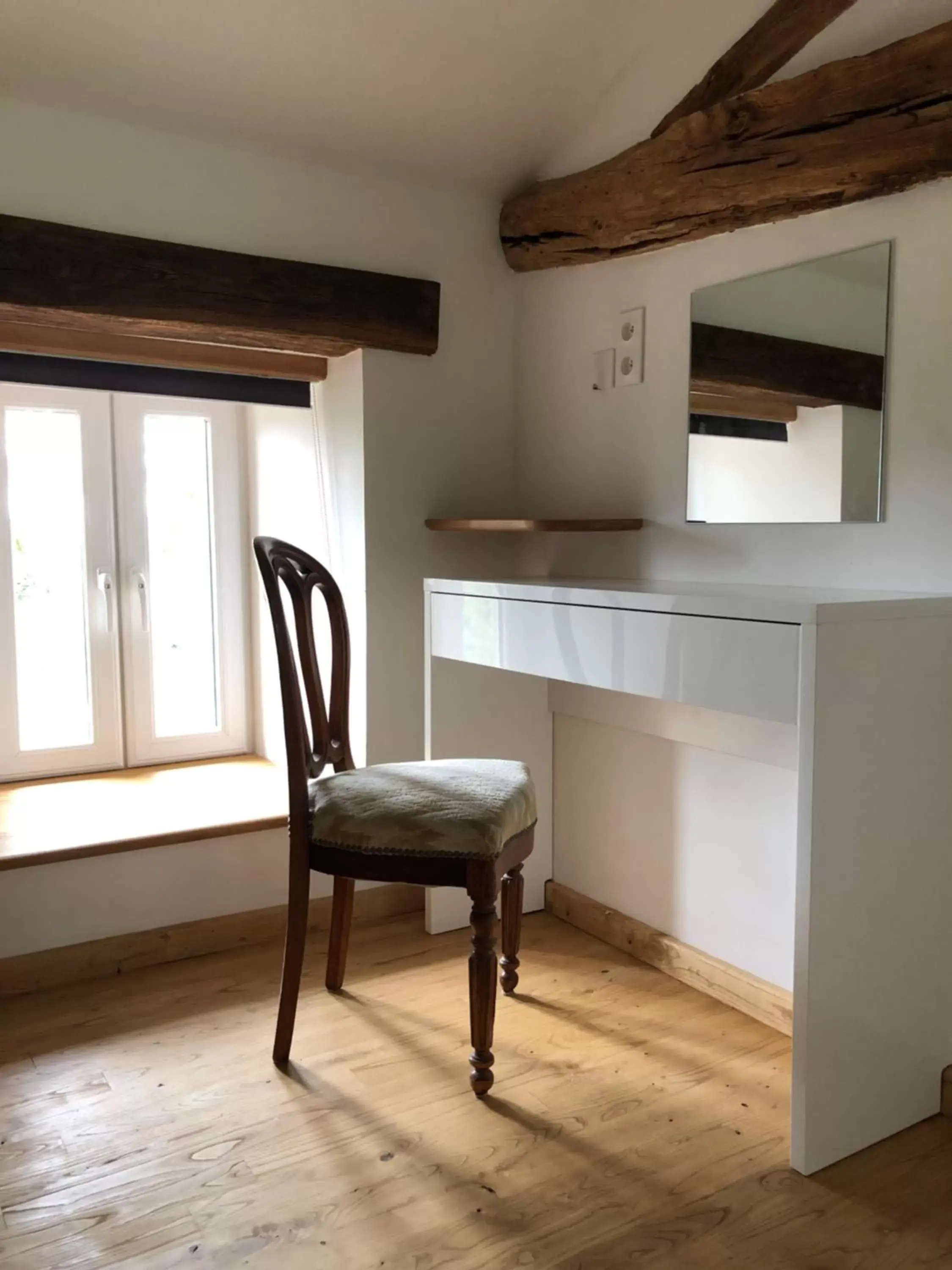 Double Room with Private Bathroom in The Walnut Tree Chambre d'Hotes Double Room with Private Bathroom in The Walnut Tree Chambre d'Hotes