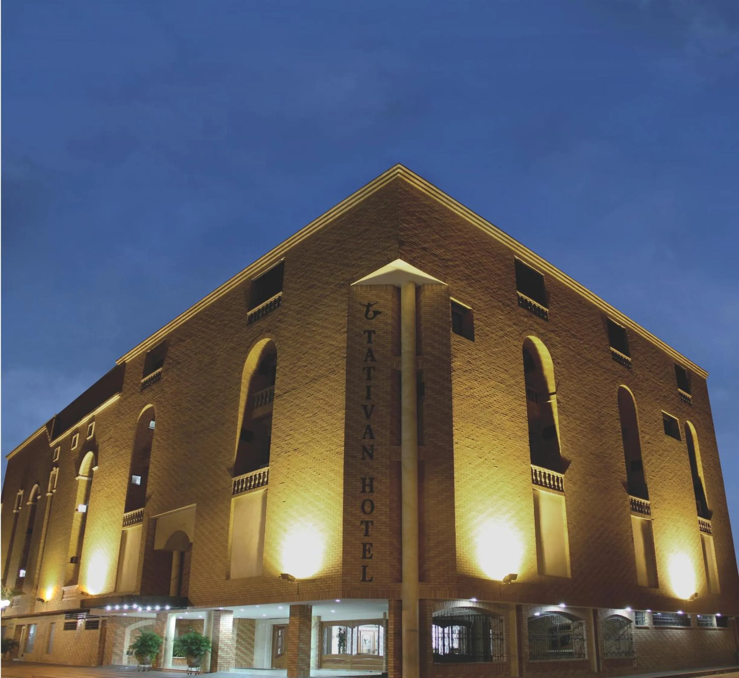 Facade/entrance in Hotel Tativan