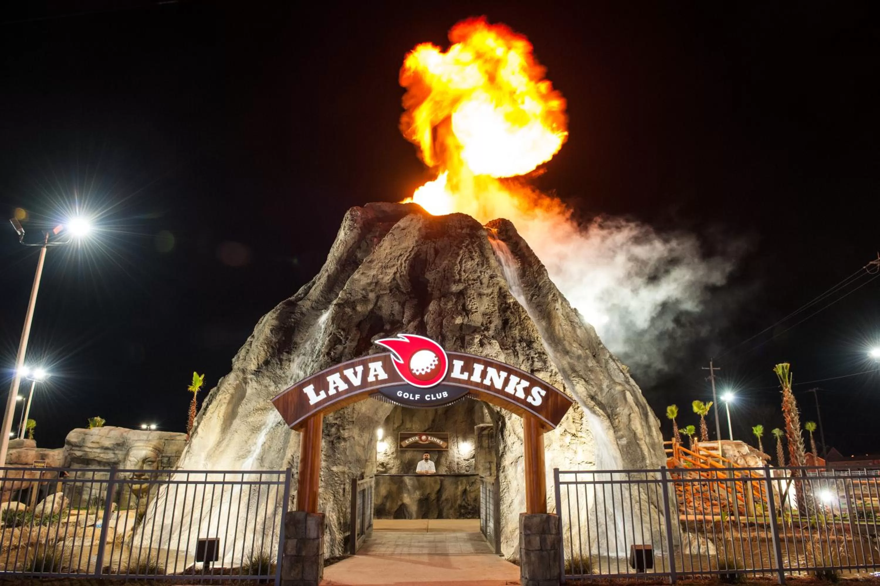 Entertainment in Scarlet Pearl Casino Resort