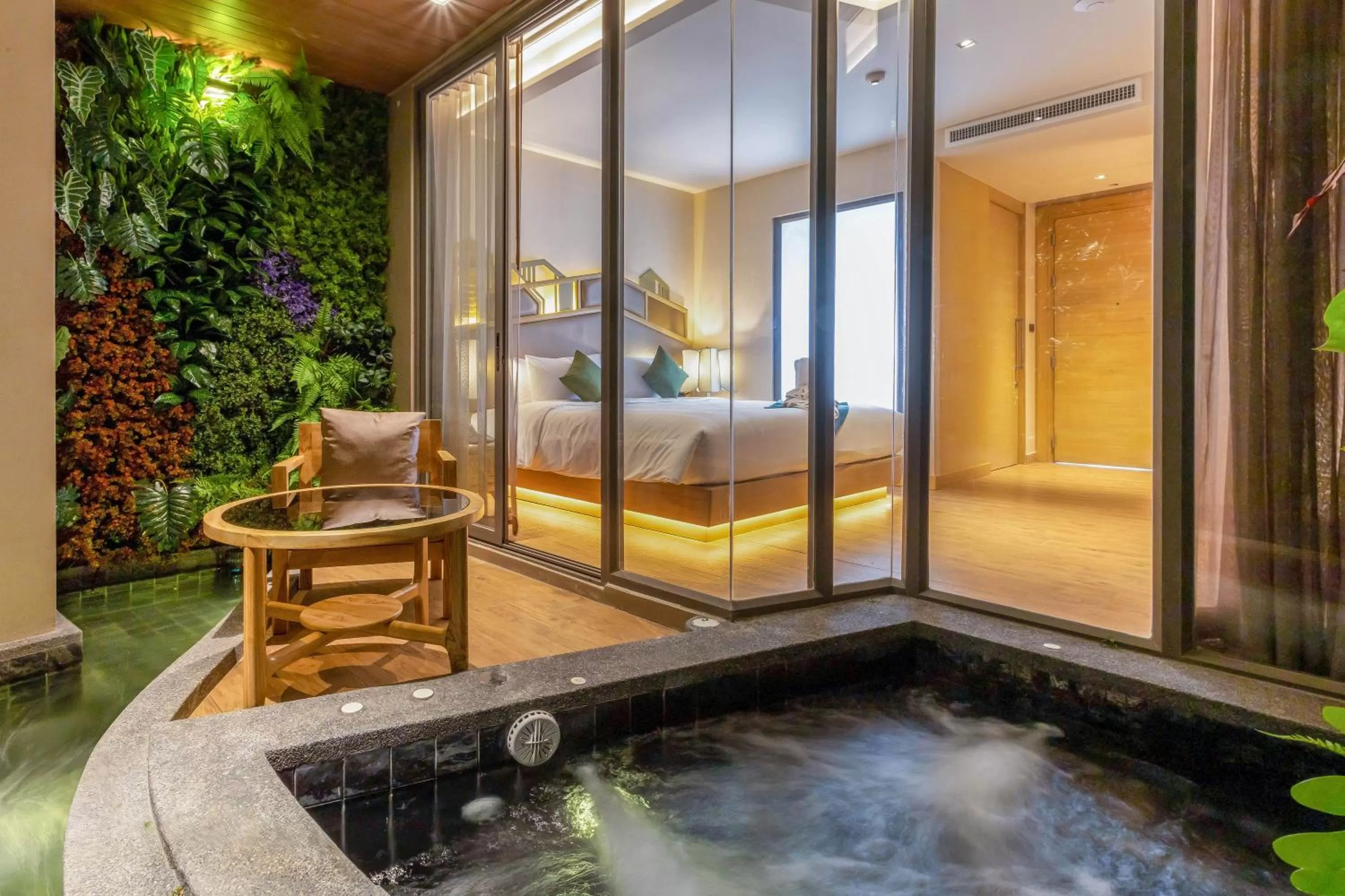 Hot Tub in W1Bangkoknoi Hotel