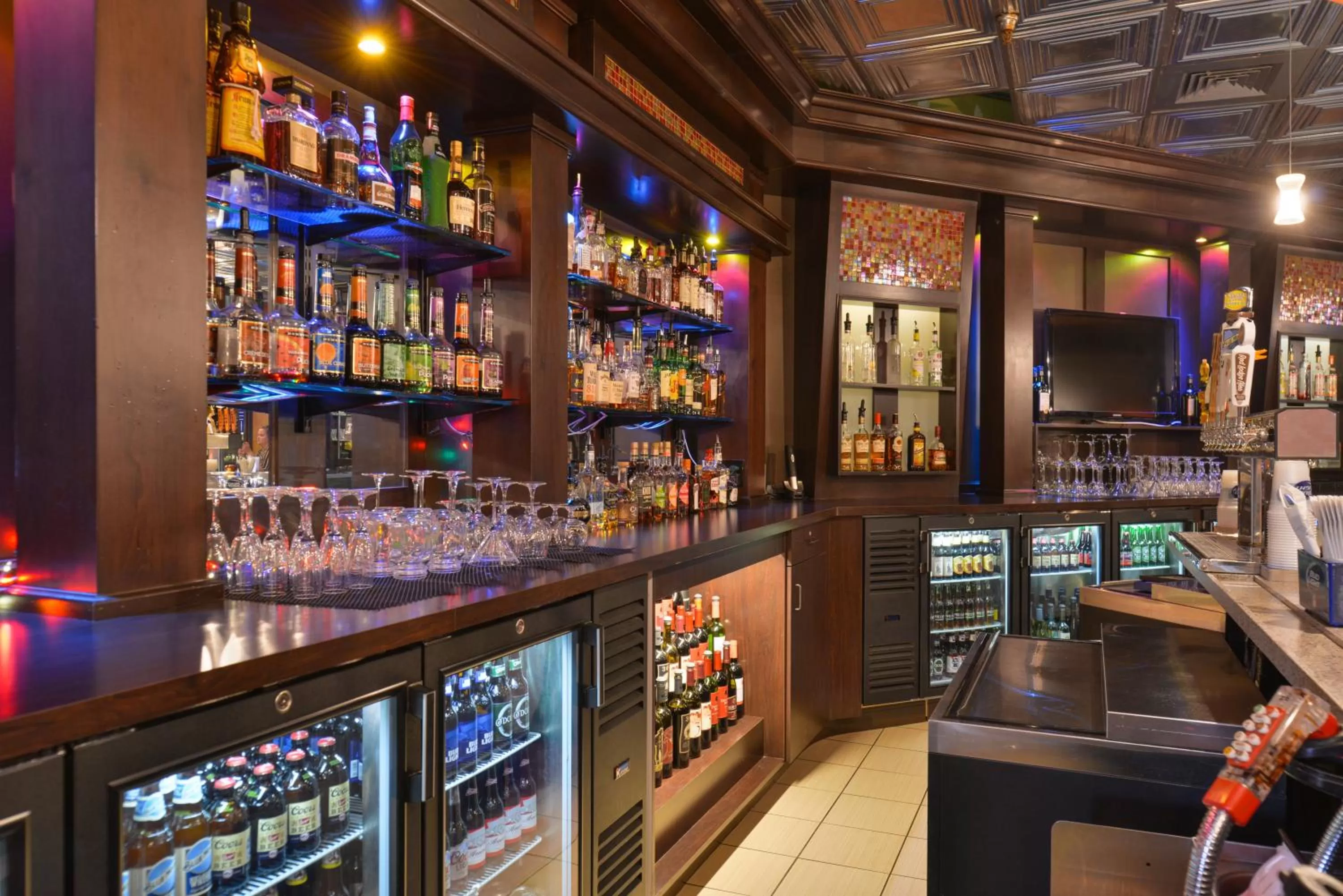 Lounge or bar in Ramada Plaza by Wyndham Sheridan Hotel & Convention Center