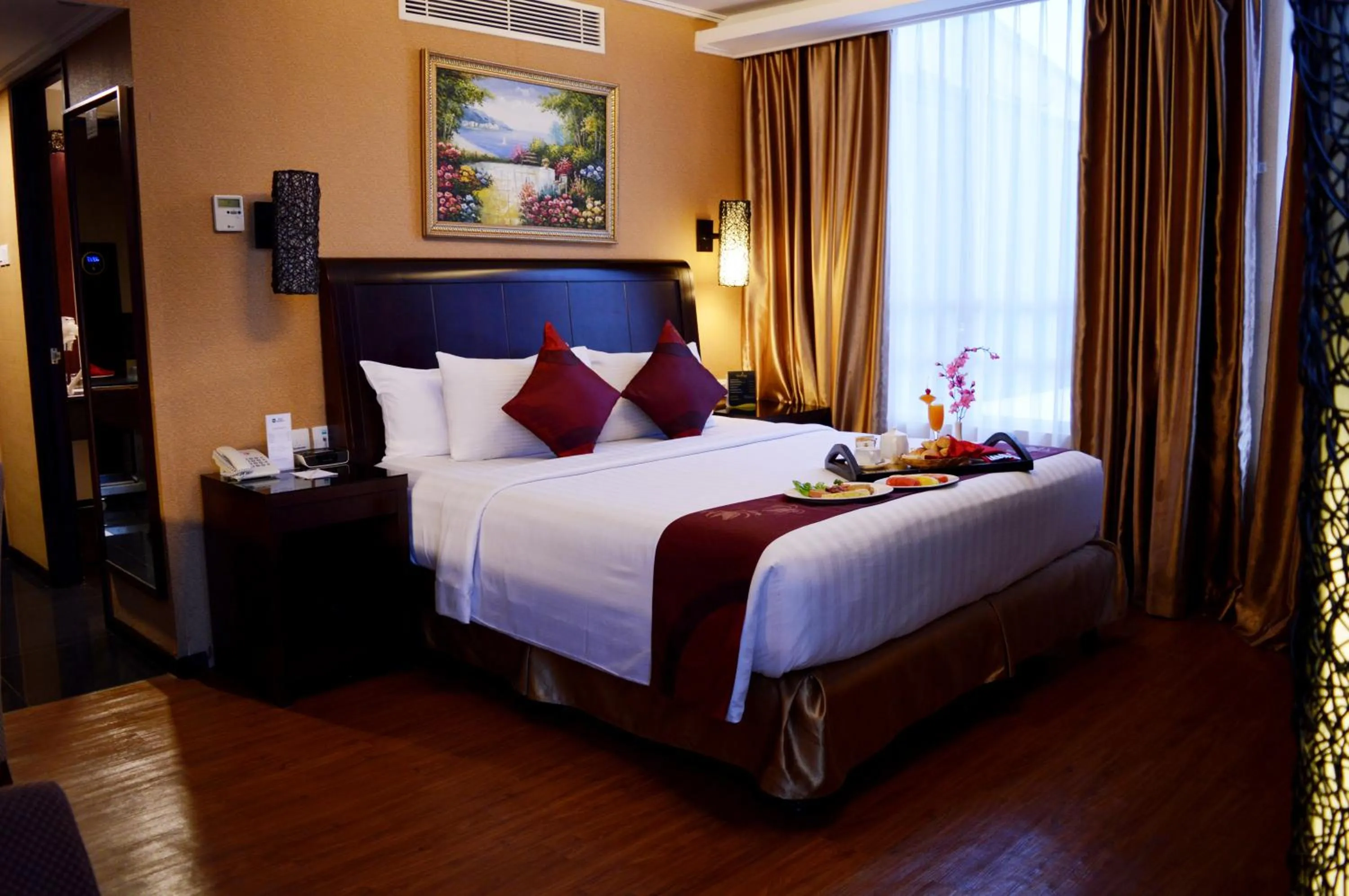 Bed in Best Western Mangga Dua Hotel & Residence