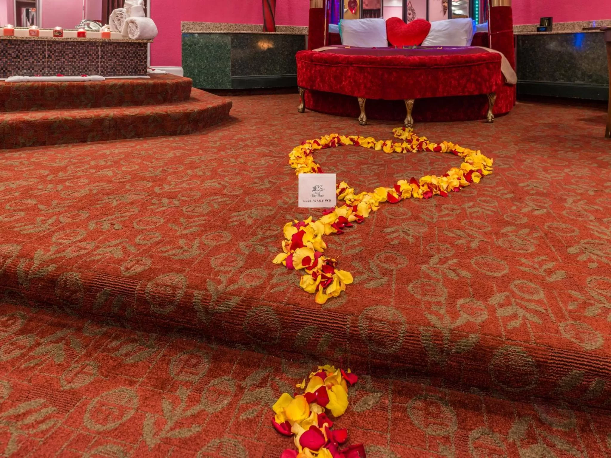 Bed in Inn of The Dove Romantic Luxury & Business Suites