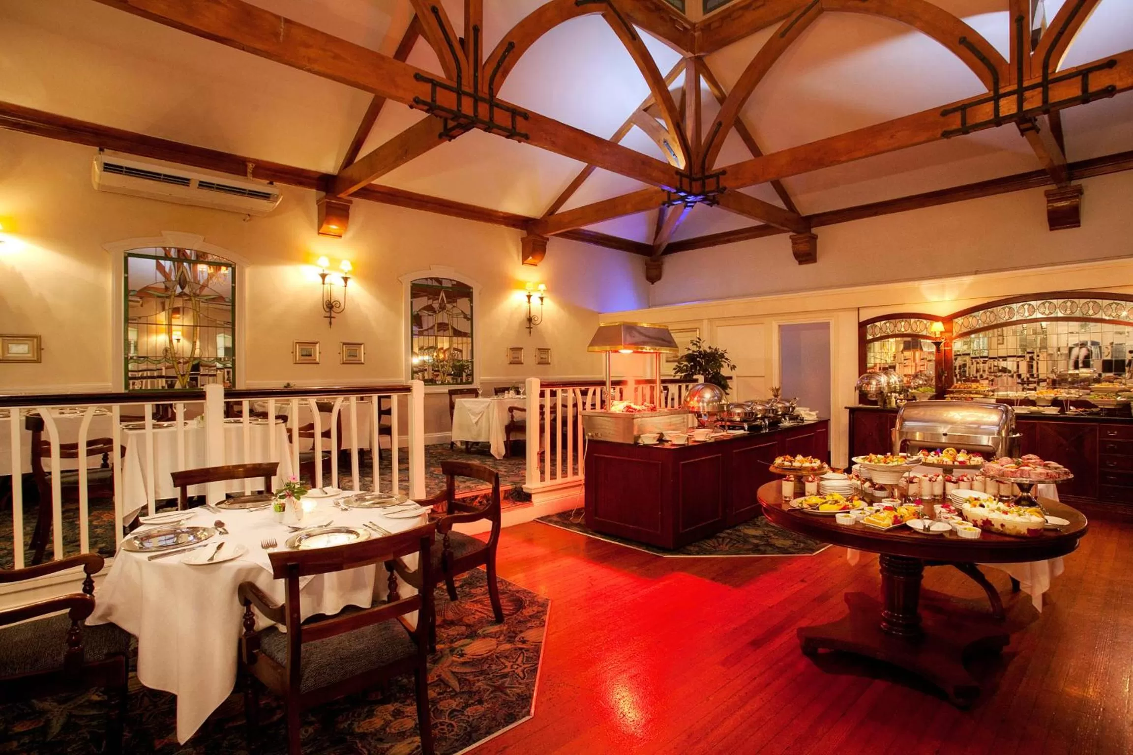 Restaurant/places to eat in The Beach Hotel