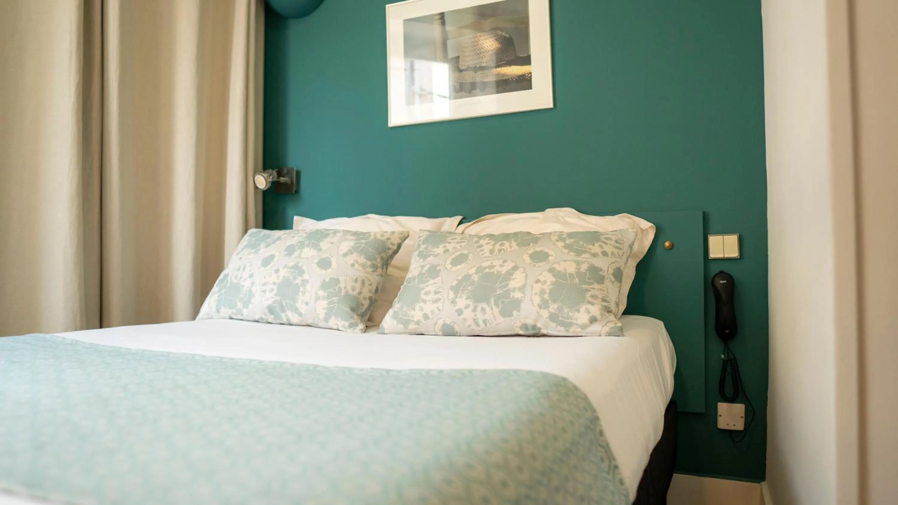 Photo of the whole room, Bed in Kyriad Nimes Centre