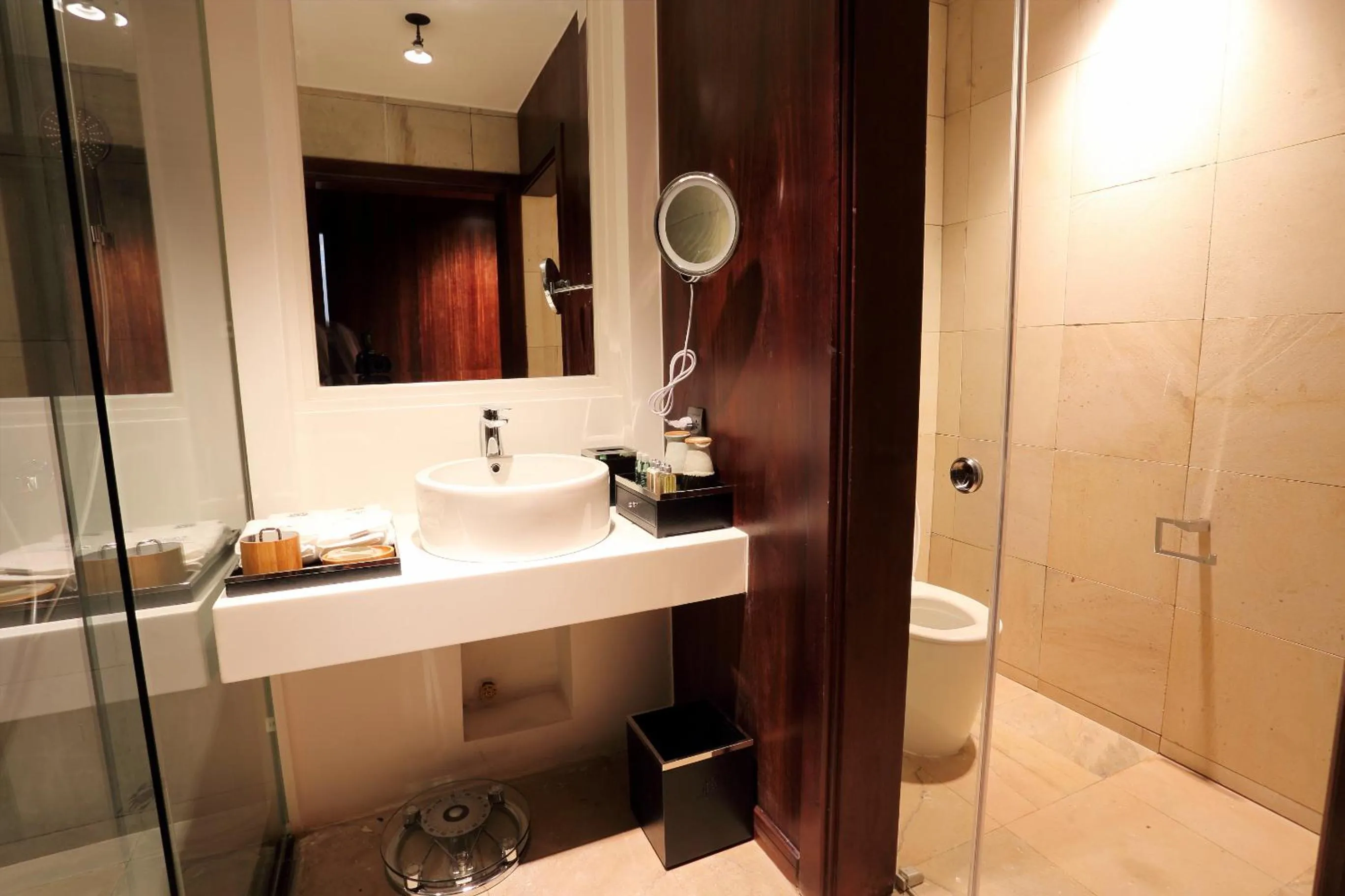 Shower in Arunreas Hotel