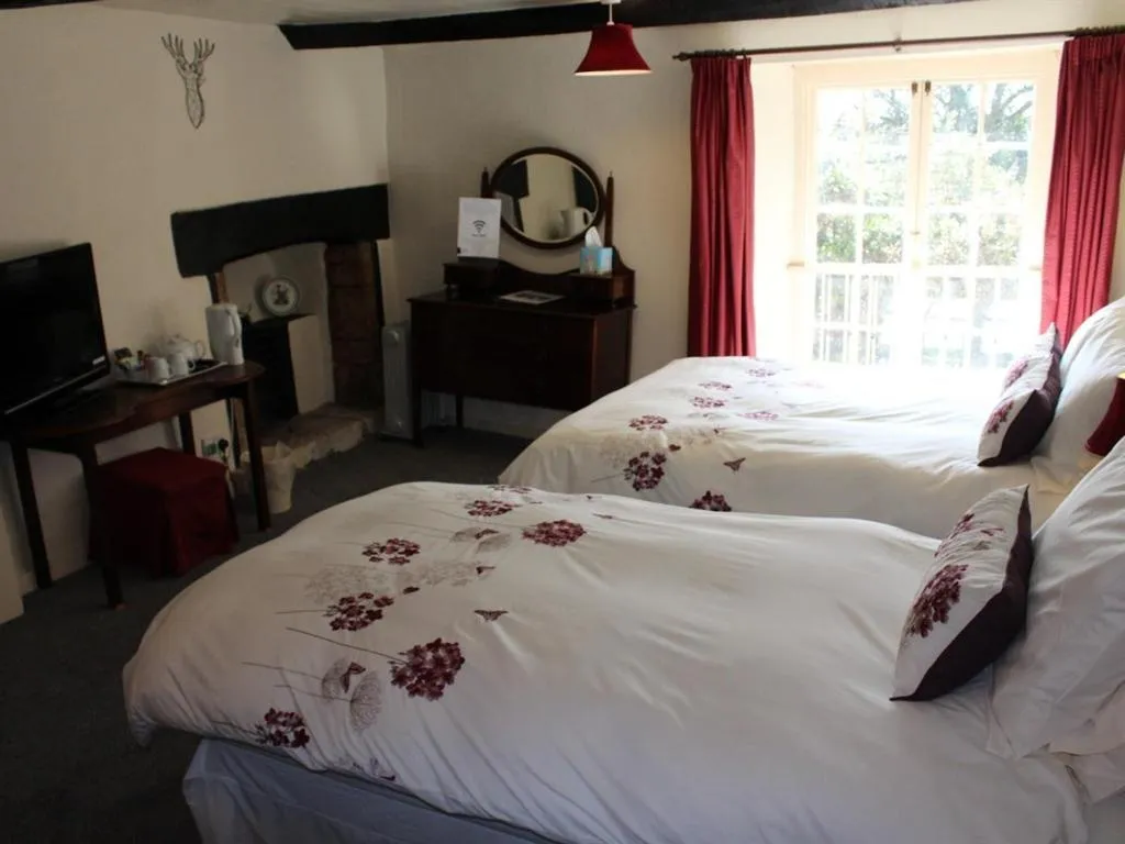 Triple Room - single occupancy in Yallands Farmhouse