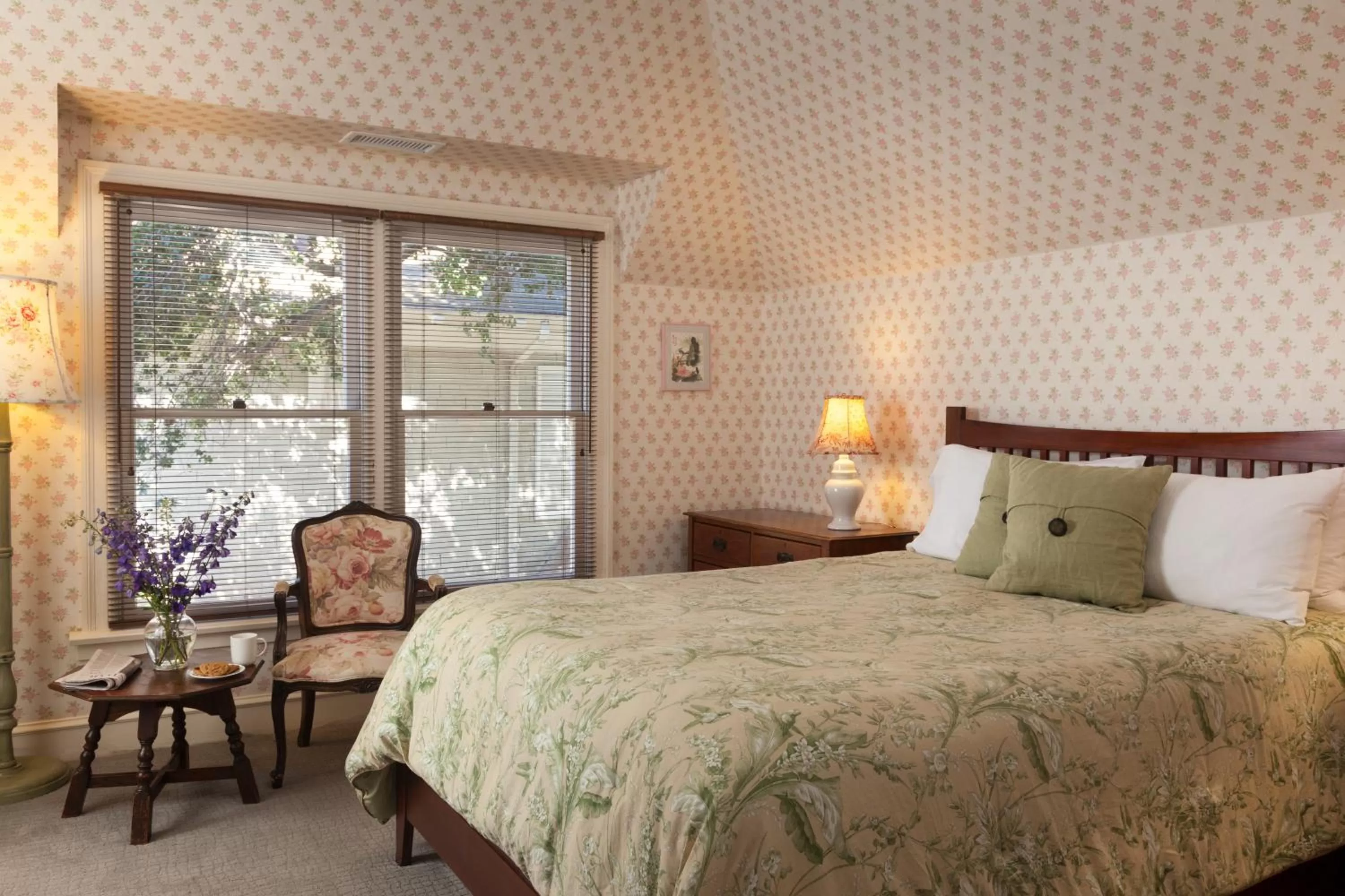 Bedroom, Bed in Cheshire Cat Inn & Cottages