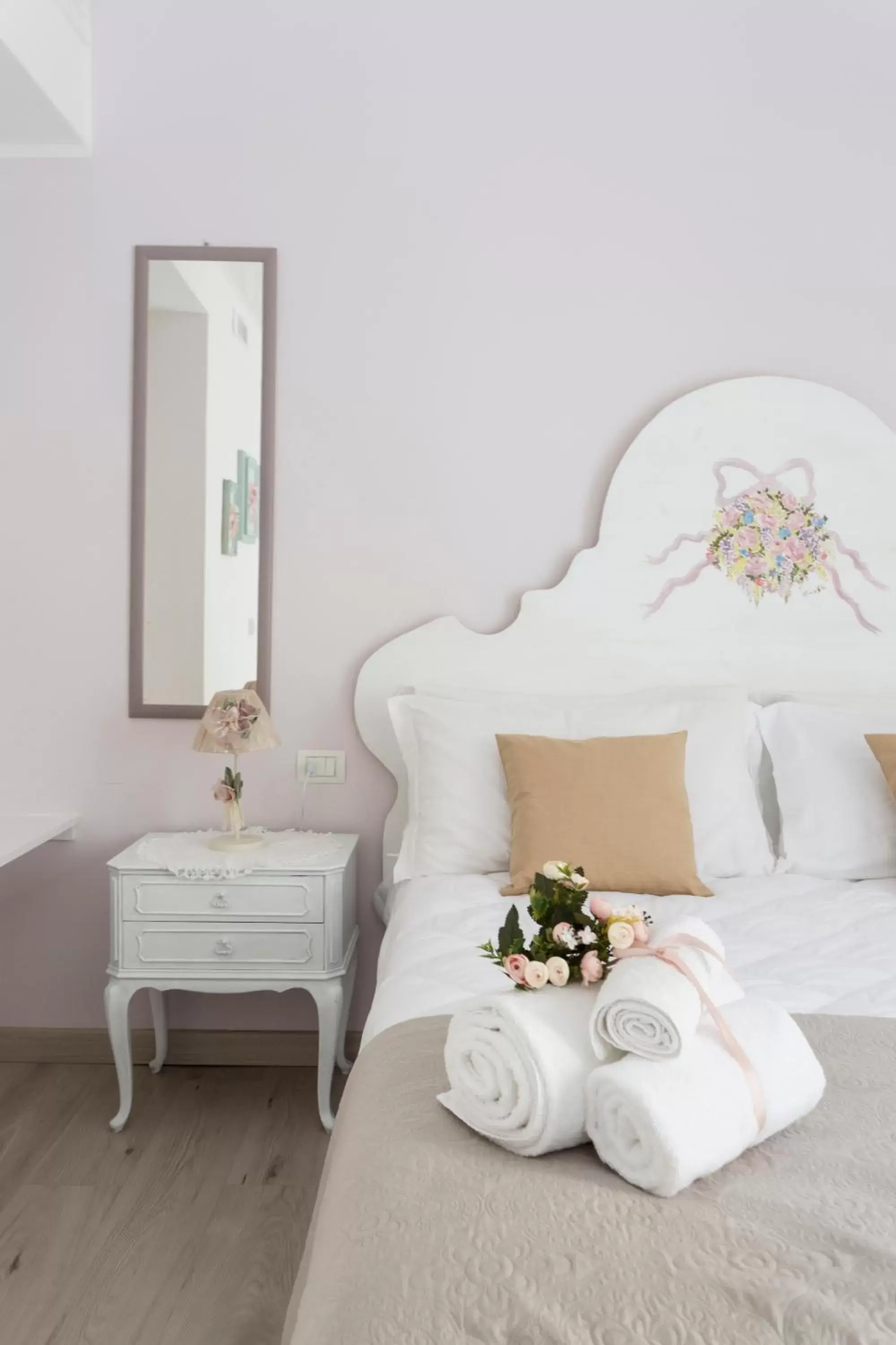 Queen Room in La Maison Romantique Queen Room in La Maison Romantique