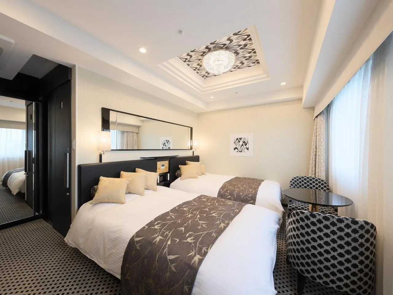 Deluxe Twin Room in APA Hotel Nihombashi Bakuroyokoyama Ekimae