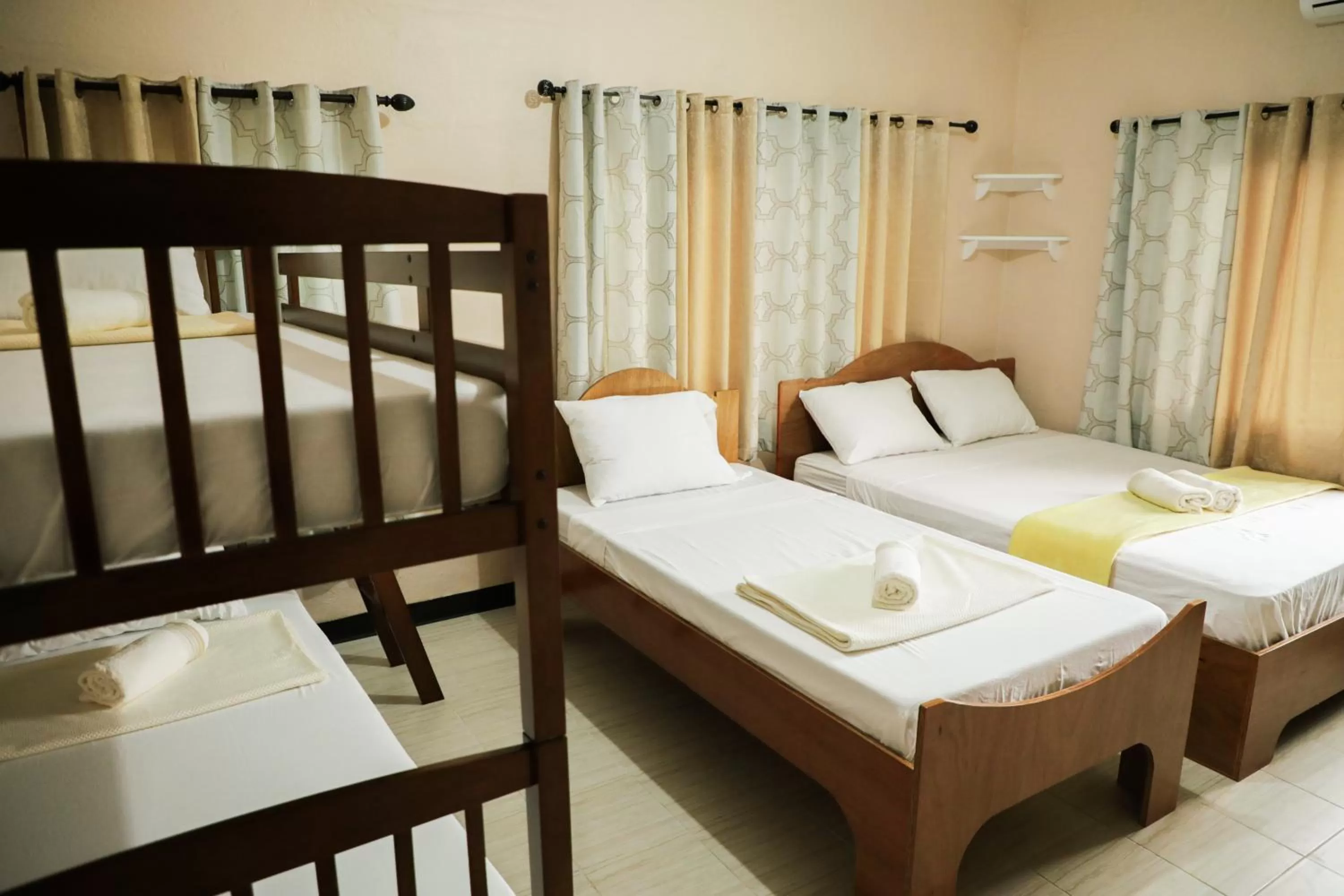 Bed in Yogi Dives B&B