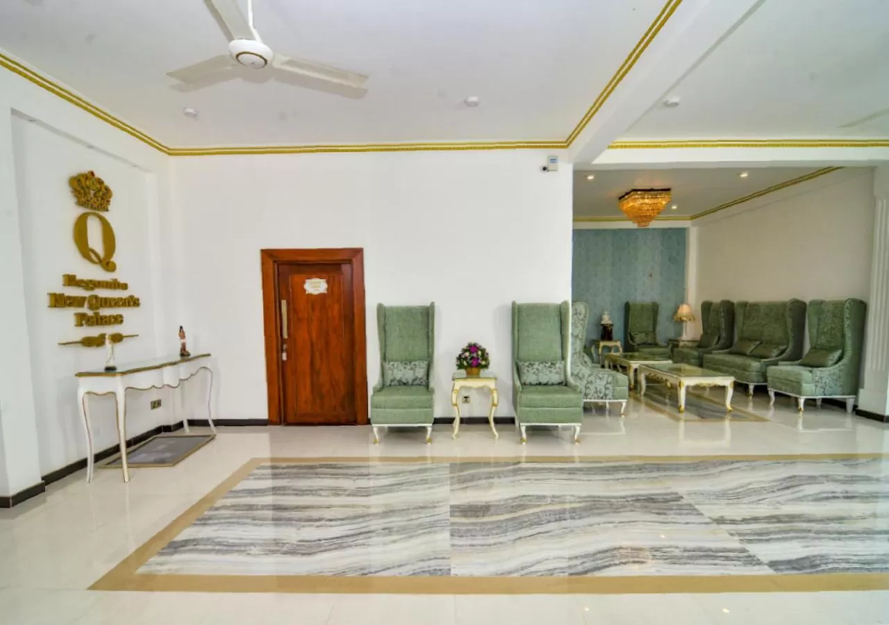 Lounge or bar in Negombo New Queen's Palace