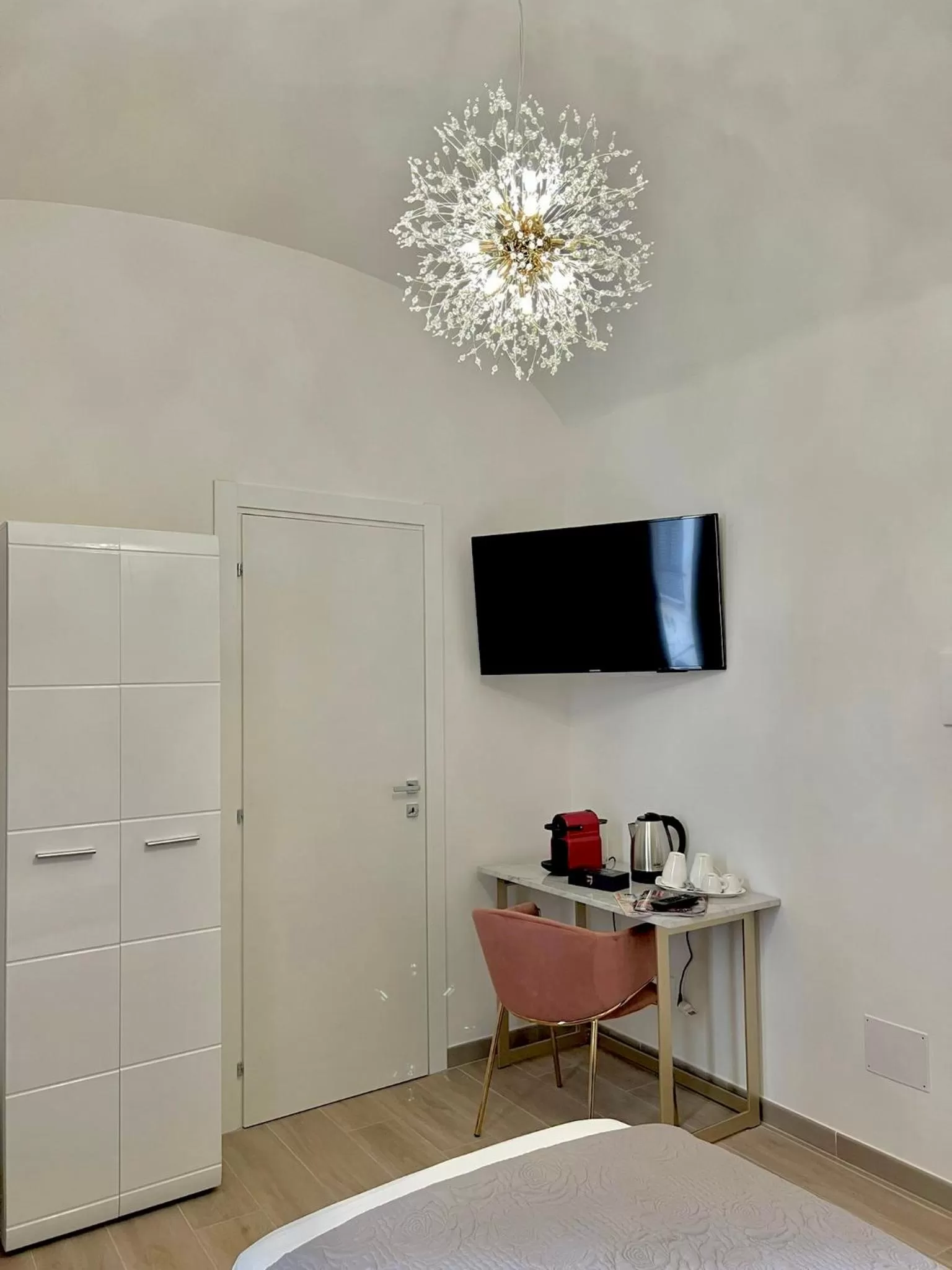 Staff, Bed in Relais Roma Vaticano - METRO station Ottaviano