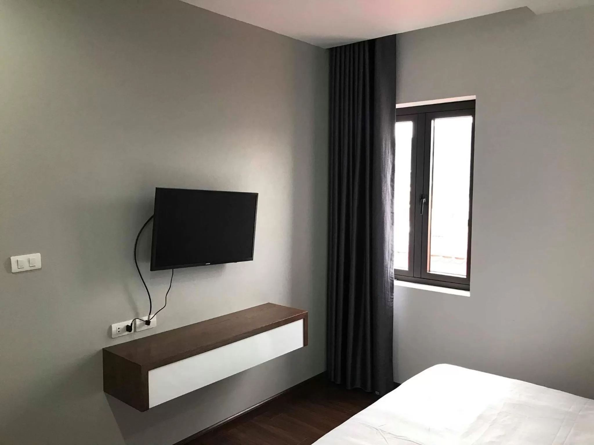 TV/Entertainment Center in LEX HOTEL