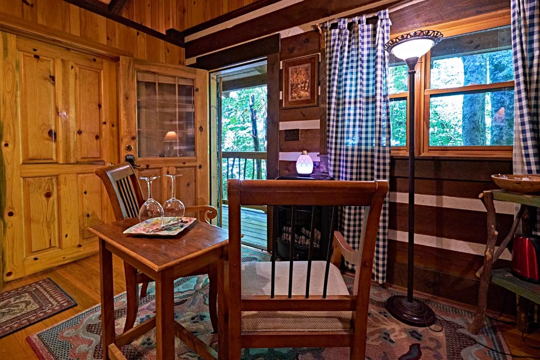 Creekwalk Inn Bed and Breakfast with Cabins
