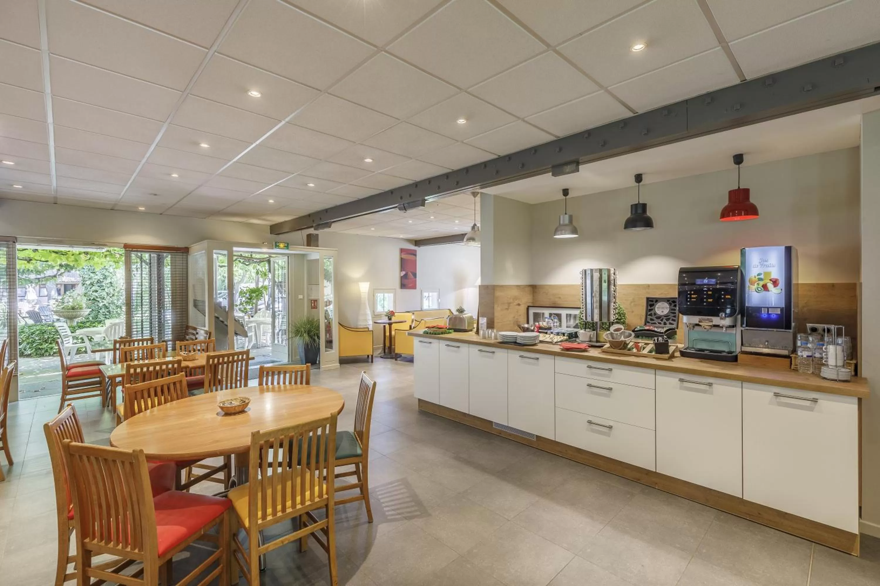 Restaurant/places to eat in Hotel Cristol