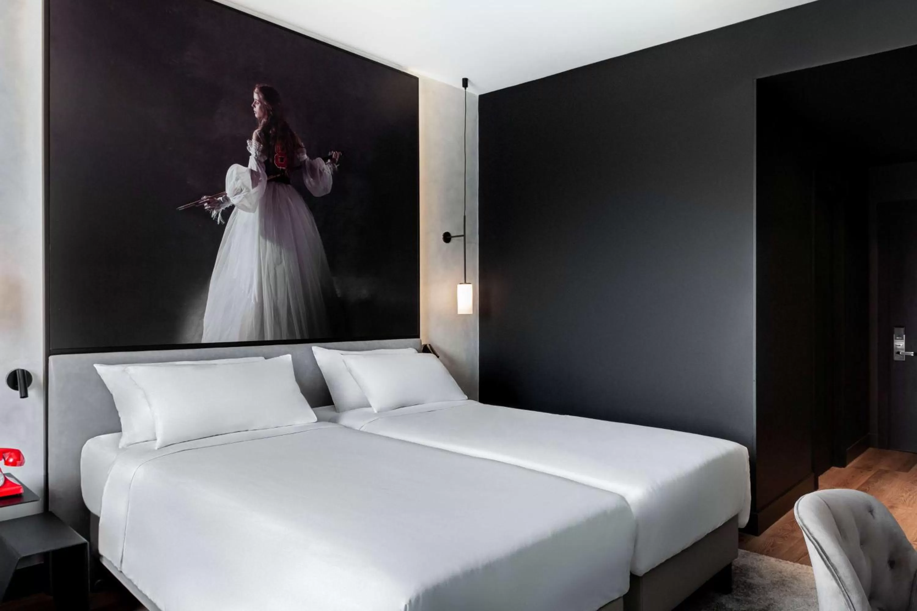 Bedroom, Bed in Radisson RED Madrid