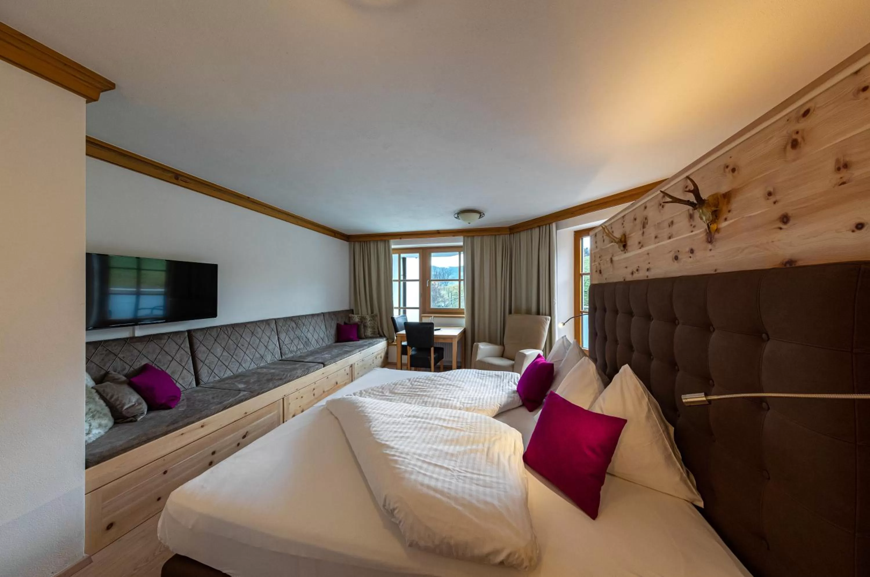 Photo of the whole room, Bed in Hotel und Alpen Apartments - Bürglhöh