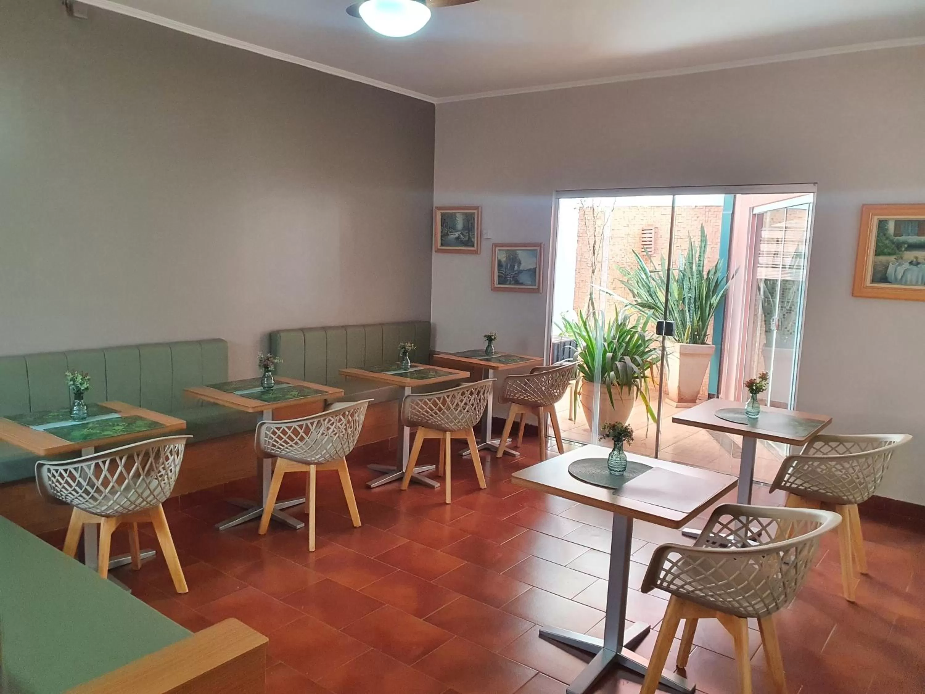 Breakfast, Restaurant/Places to Eat in Hotel Recreio dos Bandeirantes